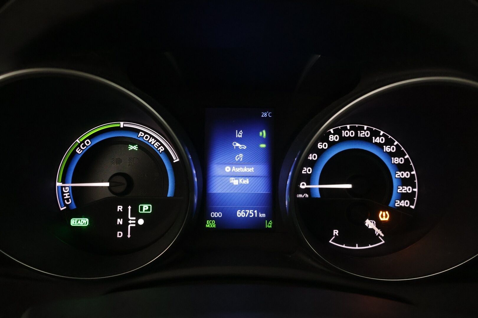 Toyota Auris 2017 Touring Sports 1,8 Hybrid Active * 2.-om Suomi-auto / Peruutuskamera / Lohko / Kaistavahti / 2x renkaat * - * Juuri saapunut / Juuri huollettu / Hyvät huollot / Pienet kilometrit / 2x renkaat / Hyvät varusteet *