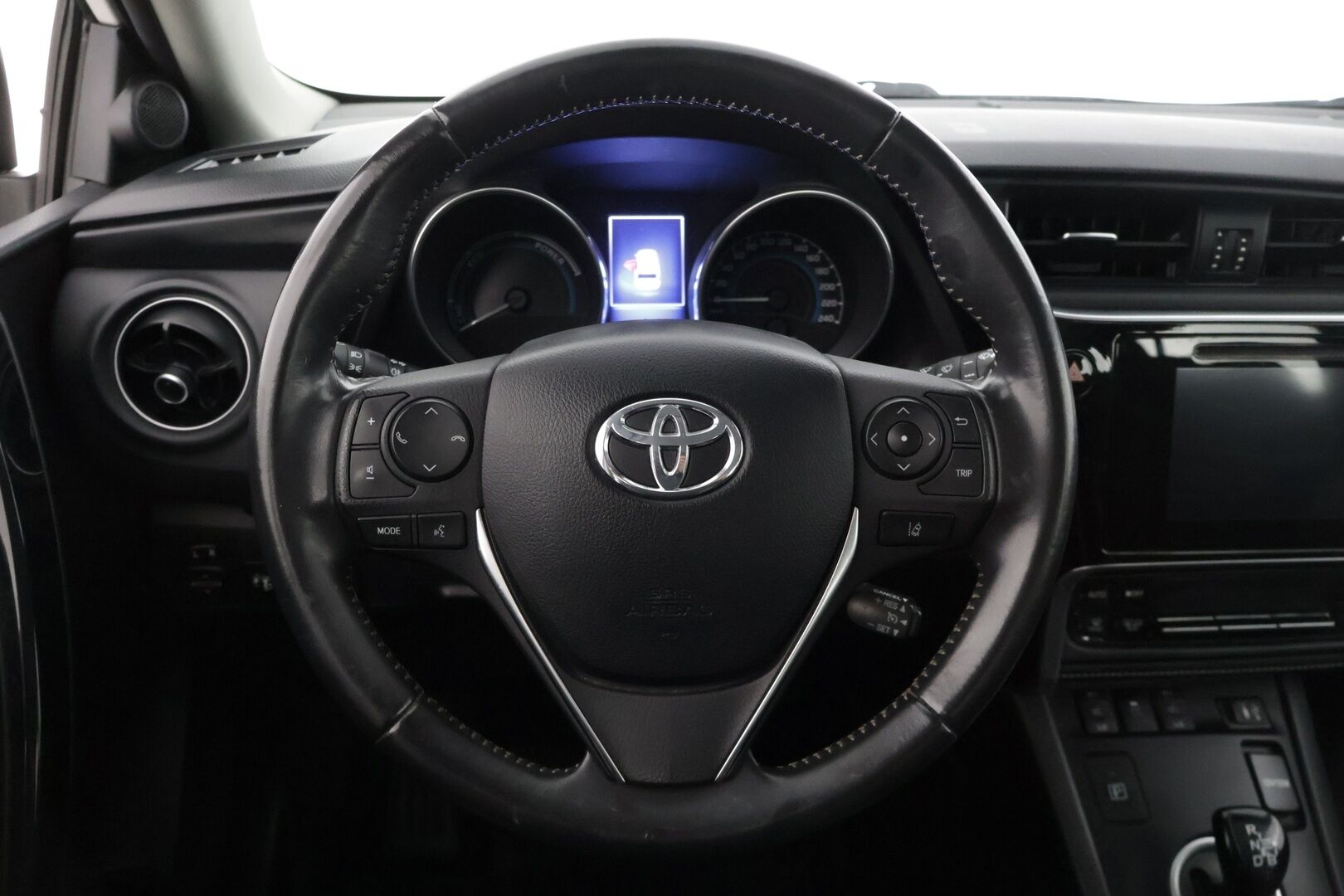 Toyota Auris 2017 Touring Sports 1,8 Hybrid Active * 2.-om Suomi-auto / Peruutuskamera / Lohko / Kaistavahti / 2x renkaat * - * Juuri saapunut / Juuri huollettu / Hyvät huollot / Pienet kilometrit / 2x renkaat / Hyvät varusteet *
