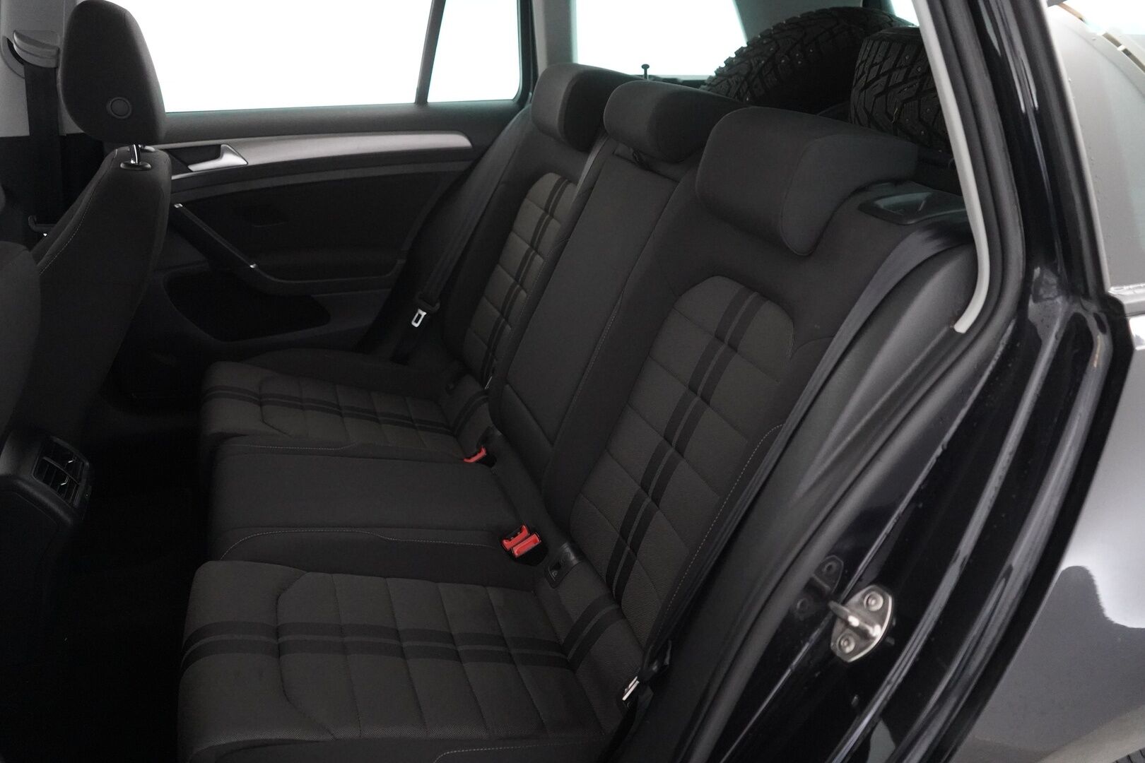 Volkswagen Golf 2015 Variant Highline 1,4 TGI 81 kW *Myydään Huutokaupat.com* - ACC | Pa-Lämmitin | Koukku | Kamera | Bluetooth | KeylessGo | Navi | Huoltokirja | Kahdet OEM vanteet
