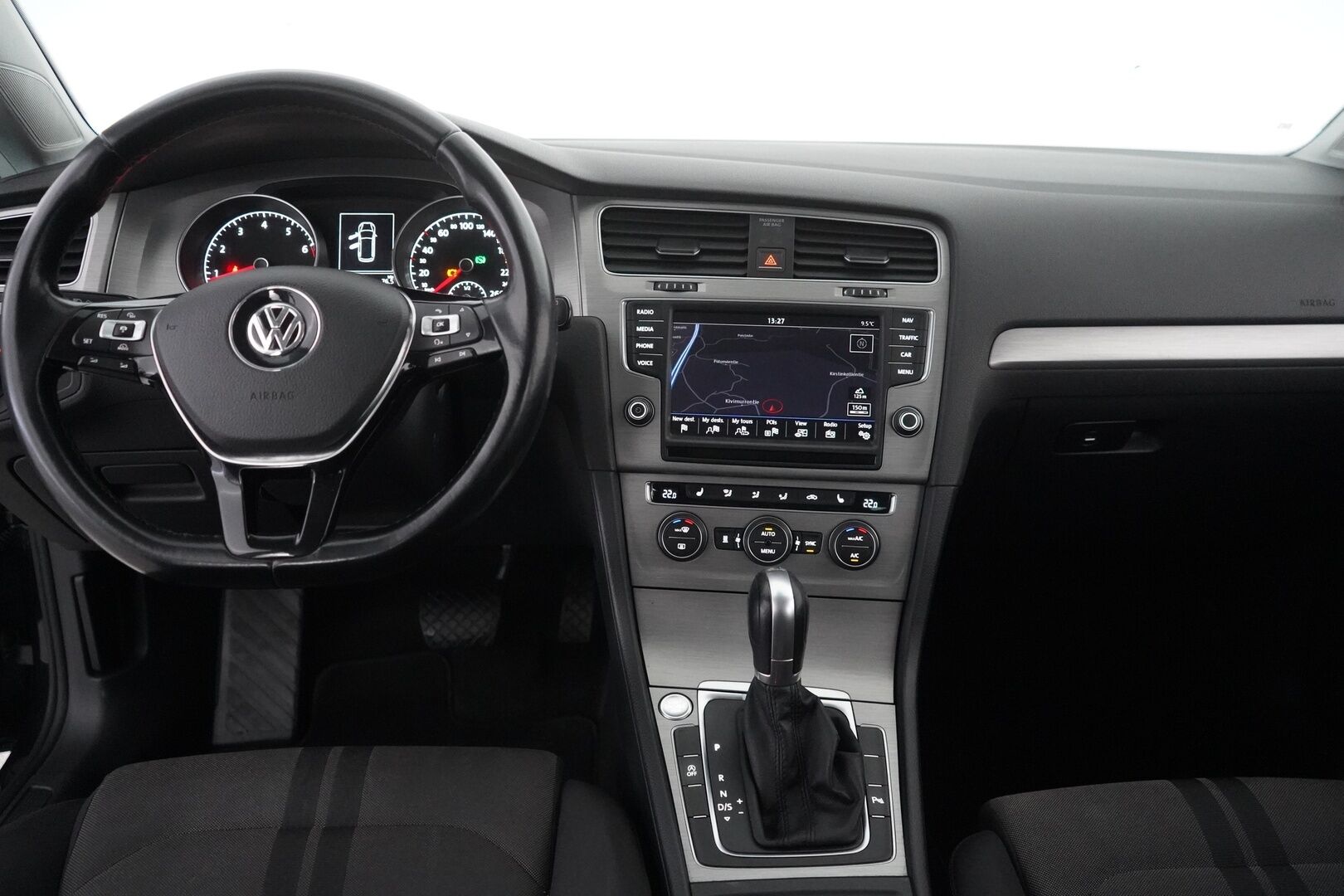 Volkswagen Golf 2015 Variant Highline 1,4 TGI 81 kW *Myydään Huutokaupat.com* - ACC | Pa-Lämmitin | Koukku | Kamera | Bluetooth | KeylessGo | Navi | Huoltokirja | Kahdet OEM vanteet