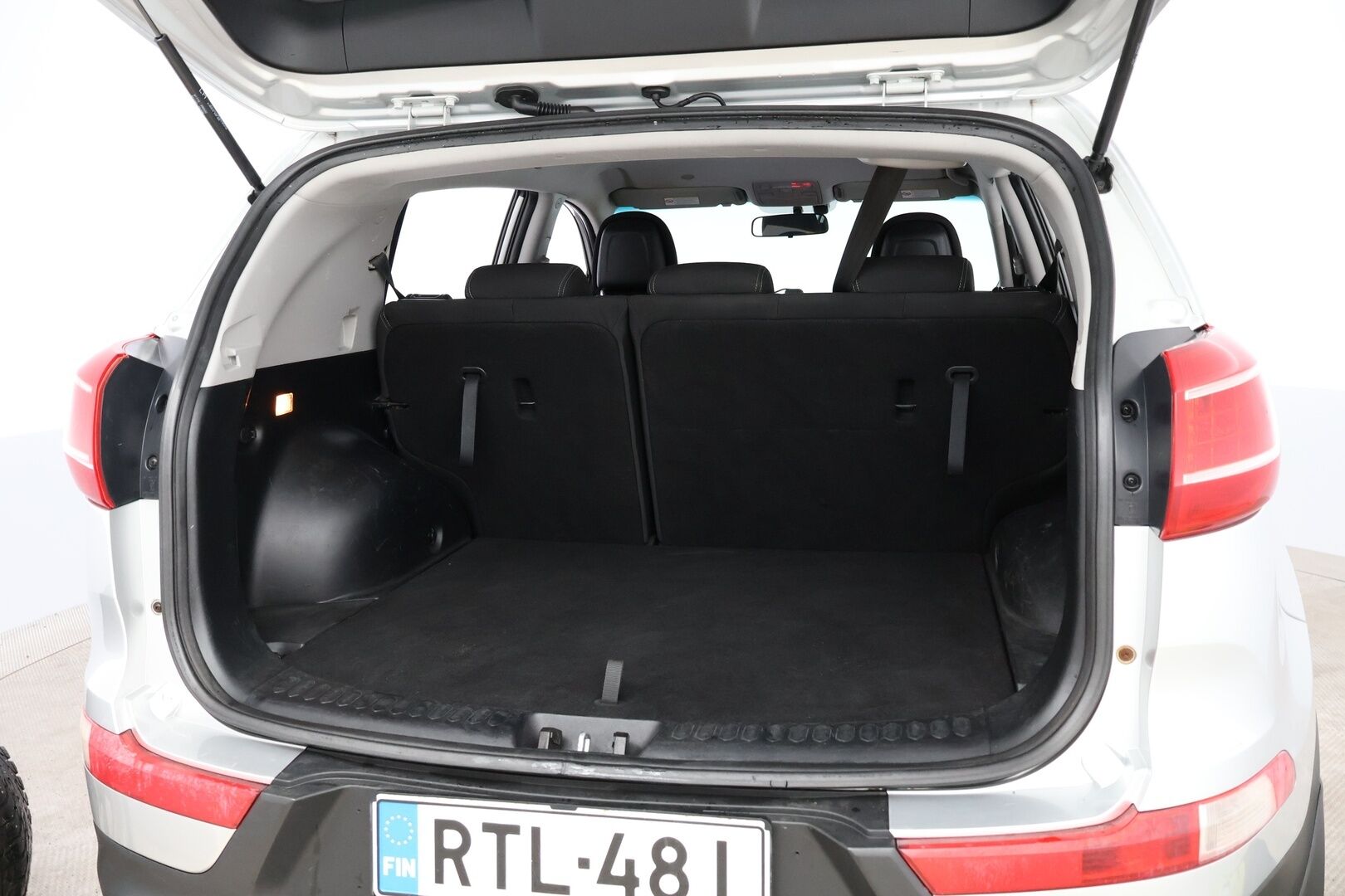 Kia Sportage 2011 2,0 AWD EX * Vetokoukku / Navi / Lohko & Sisäpistoke / Peruutustutka / Vakkari - 2x Hyvät renkaat / Upeasti huollettu / Juuri tullut Tampereelle!