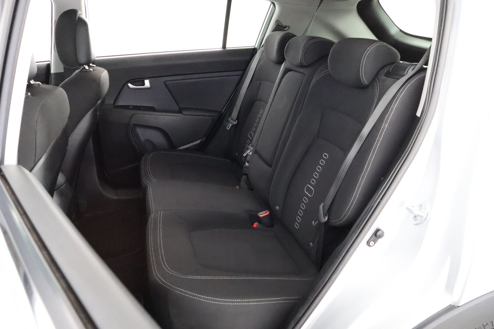 Kia Sportage 2011 2,0 AWD EX * Vetokoukku / Navi / Lohko & Sisäpistoke / Peruutustutka / Vakkari - 2x Hyvät renkaat / Upeasti huollettu / Juuri tullut Tampereelle!