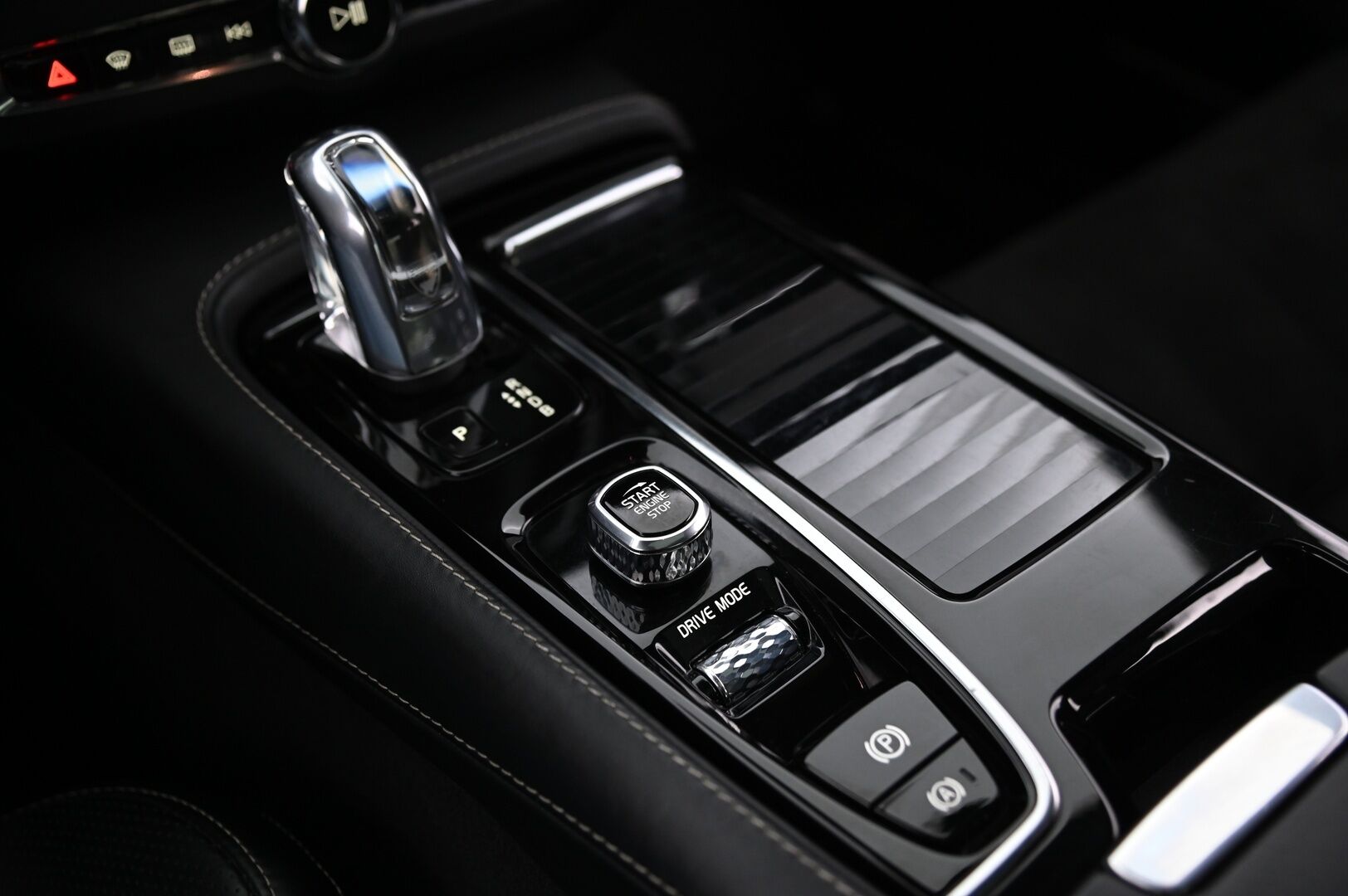 Volvo S90 2018 T8 AWD Business R-Design aut *Bowers&Wilkins / ACC / Kattoluukku / Webasto / P-Kamera / Ratinlämmitin* - Jakopää Tehty! // Kovat varusteet & Hieno väri!*