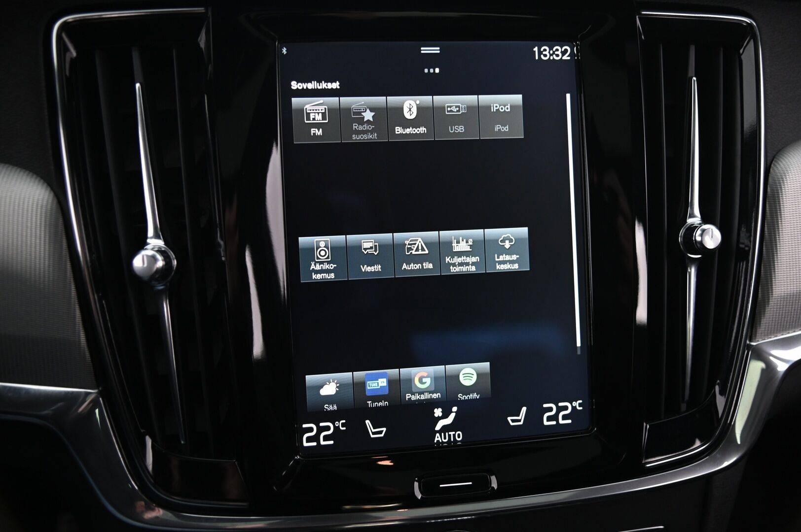 Volvo S90 2018 T8 AWD Business R-Design aut *Bowers&Wilkins / ACC / Kattoluukku / Webasto / P-Kamera / Ratinlämmitin* - Jakopää Tehty! // Kovat varusteet & Hieno väri!*