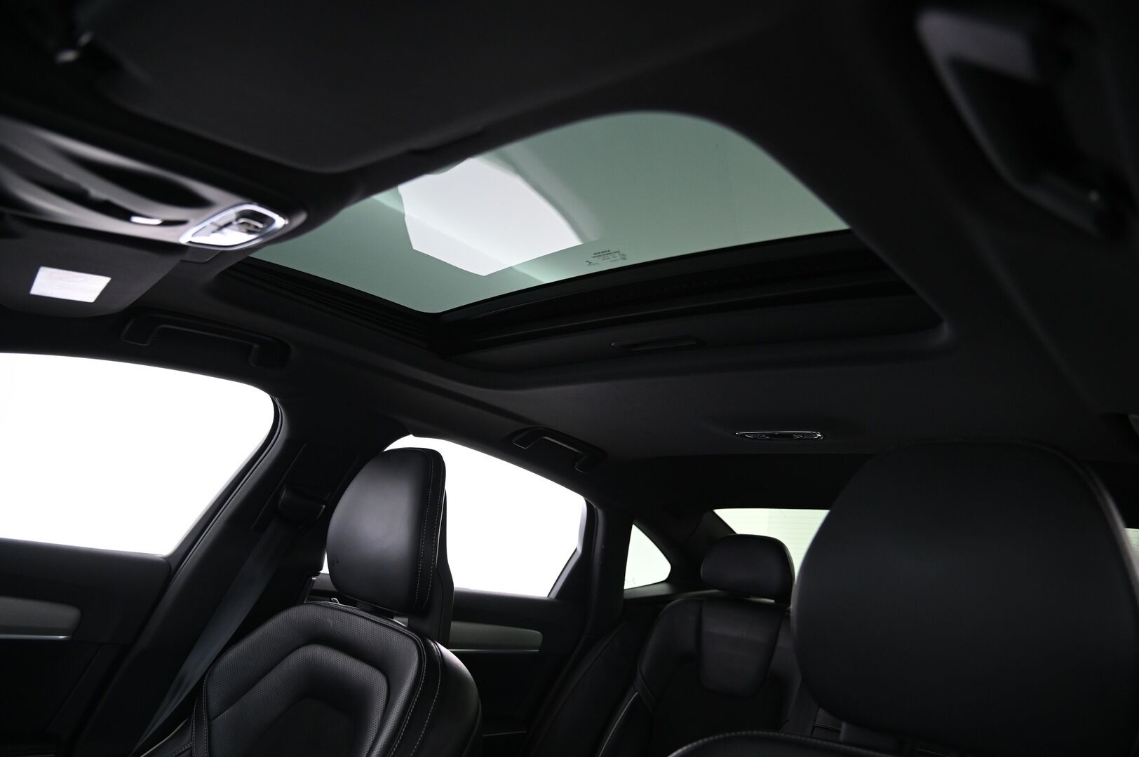 Volvo S90 2018 T8 AWD Business R-Design aut *Bowers&Wilkins / ACC / Kattoluukku / Webasto / P-Kamera / Ratinlämmitin* - Jakopää Tehty! // Kovat varusteet & Hieno väri!*