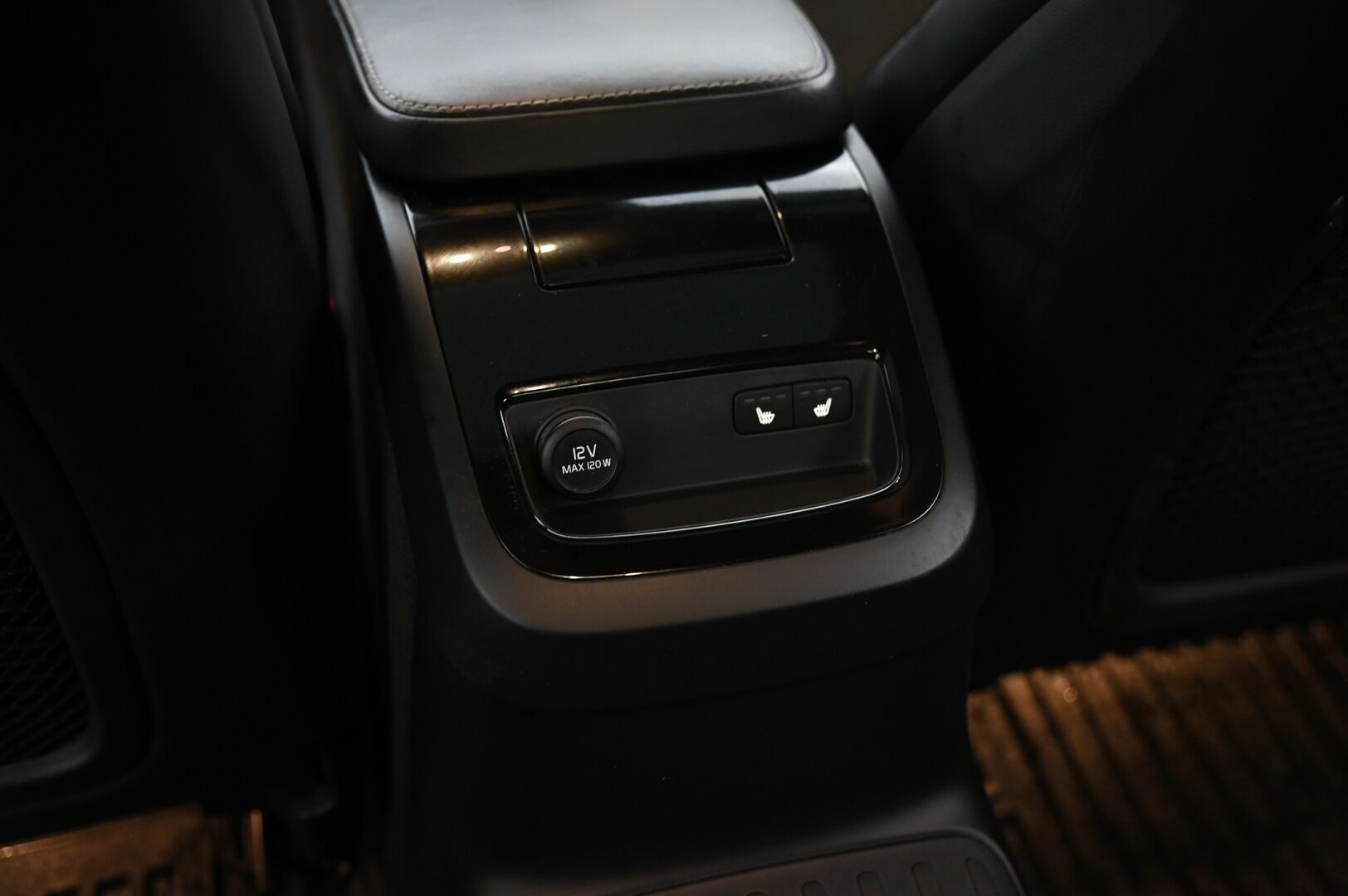 Volvo S90 2018 T8 AWD Business R-Design aut *Bowers&Wilkins / ACC / Kattoluukku / Webasto / P-Kamera / Ratinlämmitin* - Jakopää Tehty! // Kovat varusteet & Hieno väri!* - HULLU BLACKWEEK KORKOTARJOUS 2,49%