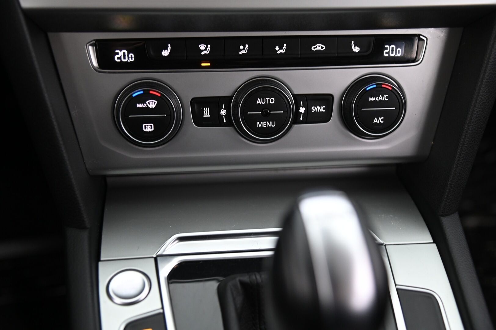 Volkswagen Passat 2017 Variant Football Edition 1,6 TDI 88 kW (120 hv) DSG-automaatti *Suomi-Auto / Webasto / ACC / Koukku / Navi* - *2.Om / Tutkat / LED-ajovalot / Sähkötoiminen takaluukku / 2X Renkaat / Juuri huollettu*