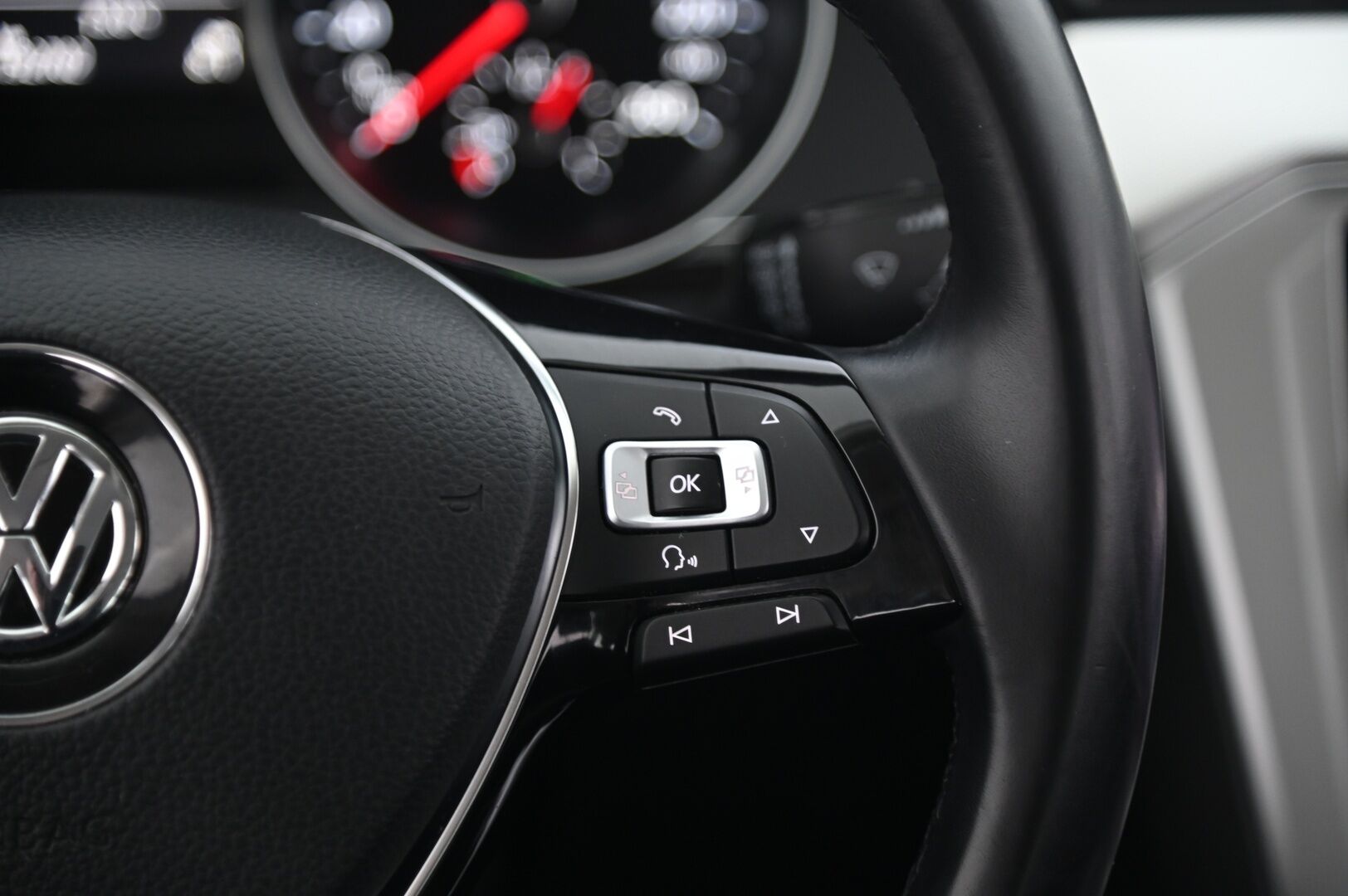 Volkswagen Passat 2017 Variant Football Edition 1,6 TDI 88 kW (120 hv) DSG-automaatti *Suomi-Auto / Webasto / ACC / Koukku / Navi* - *2.Om / Tutkat / LED-ajovalot / Sähkötoiminen takaluukku / 2X Renkaat / Juuri huollettu*