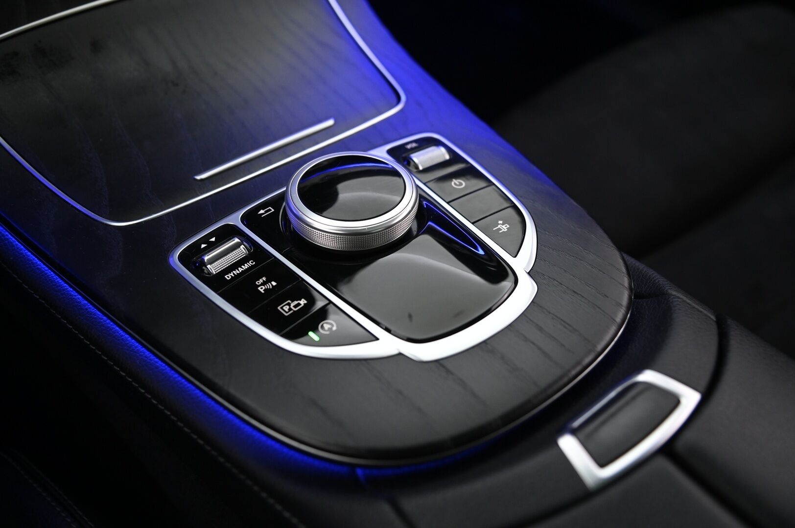 Mercedes-Benz E 2018 220 d A Coupé Business AMG *Multibeam LED / Panorama / Suomi-auto / P*kamera* - *Juuri saapunut / 2x renkaat&vanteet*