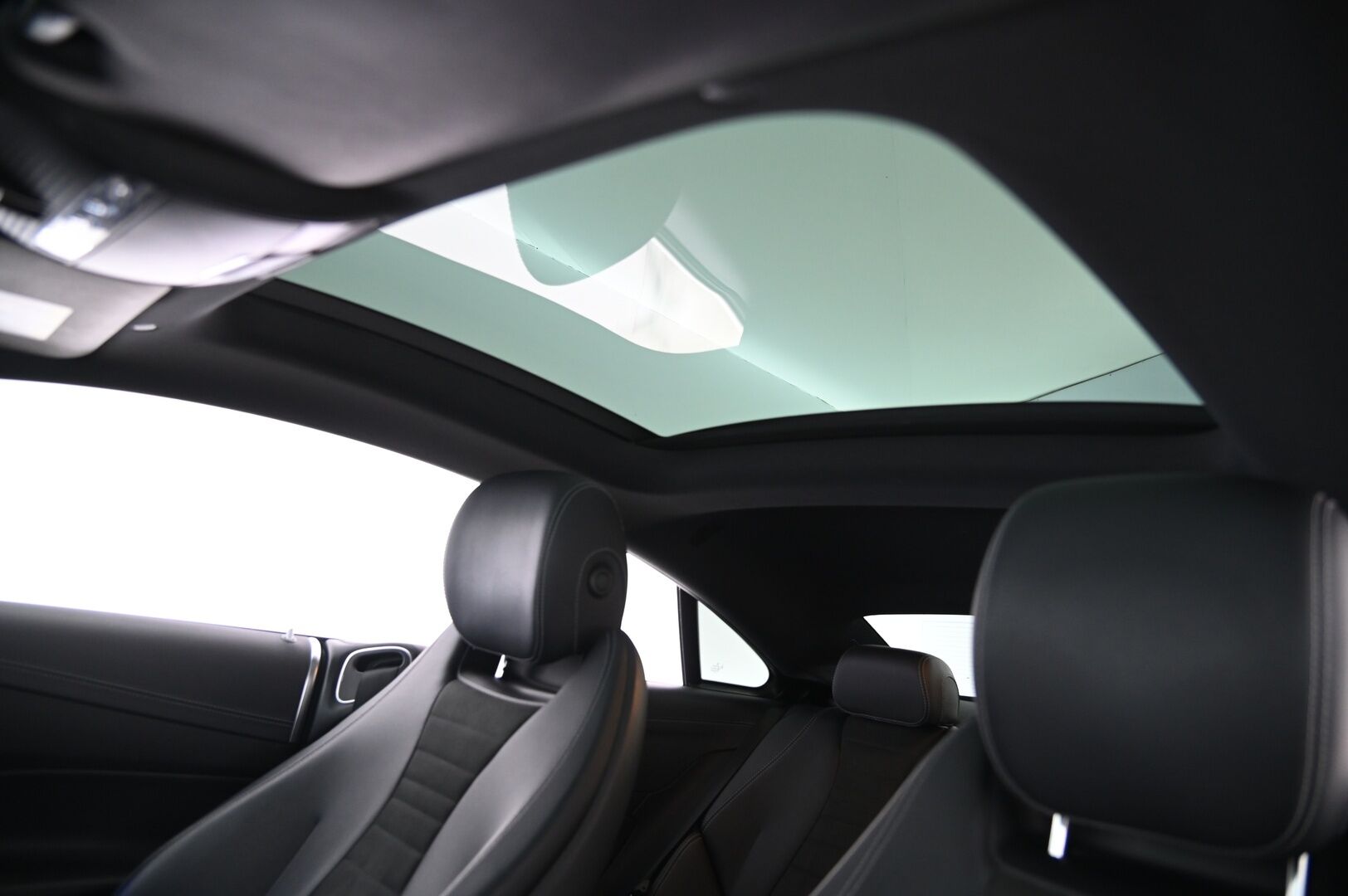 Mercedes-Benz E 2018 220 d A Coupé Business AMG *Multibeam LED / Panorama / Suomi-auto / P*kamera* - *Juuri saapunut / 2x renkaat&vanteet*