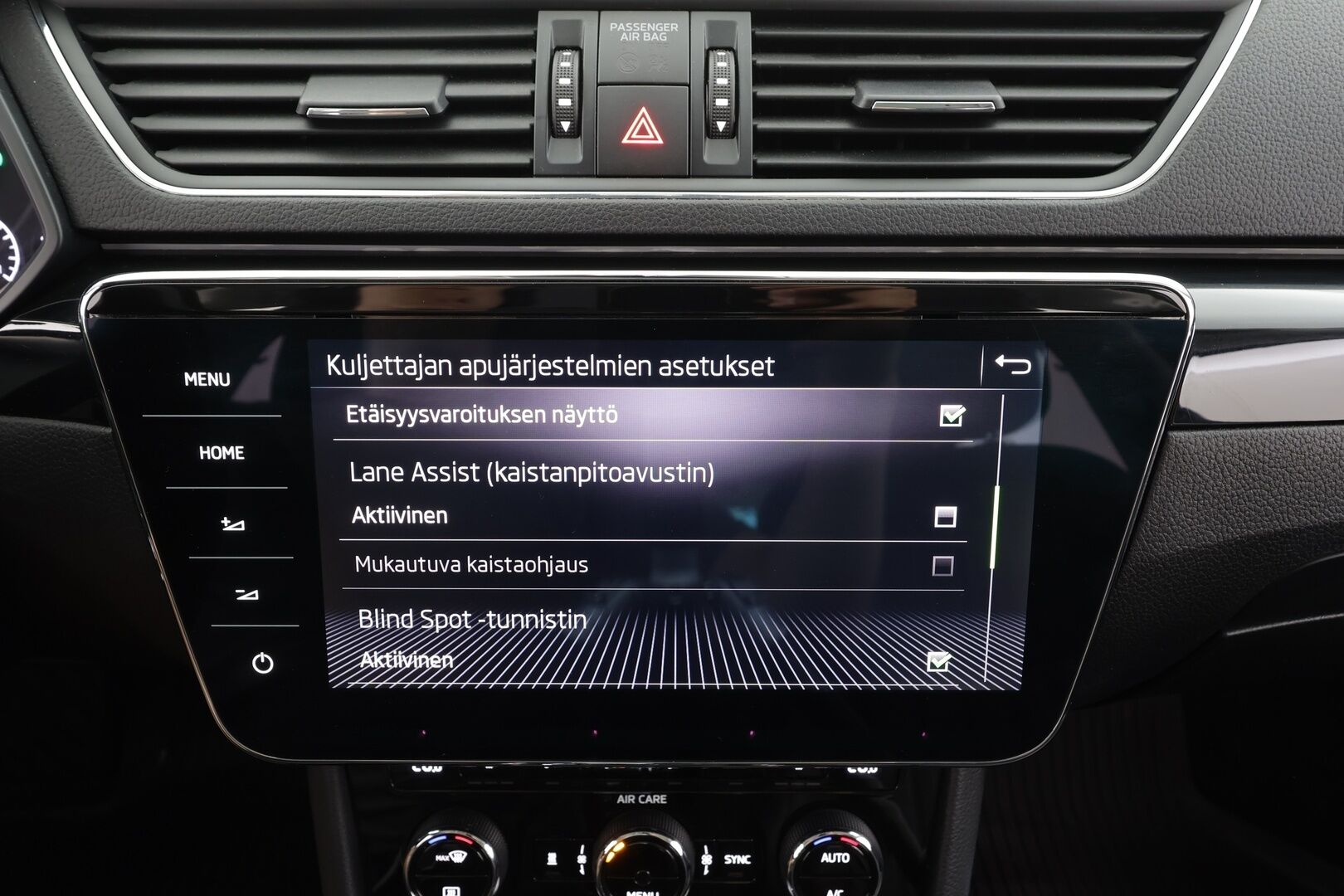 Skoda Superb 2018 2,0 TSI 220 L&K DSG Autom. - | ACC | Webasto | Xenon | Muistipenkki | P.tutkat | Canton | Ilmastoidut Nahat | Ratinlämmitys | Suomi-auto | KAhdet Renkaat |