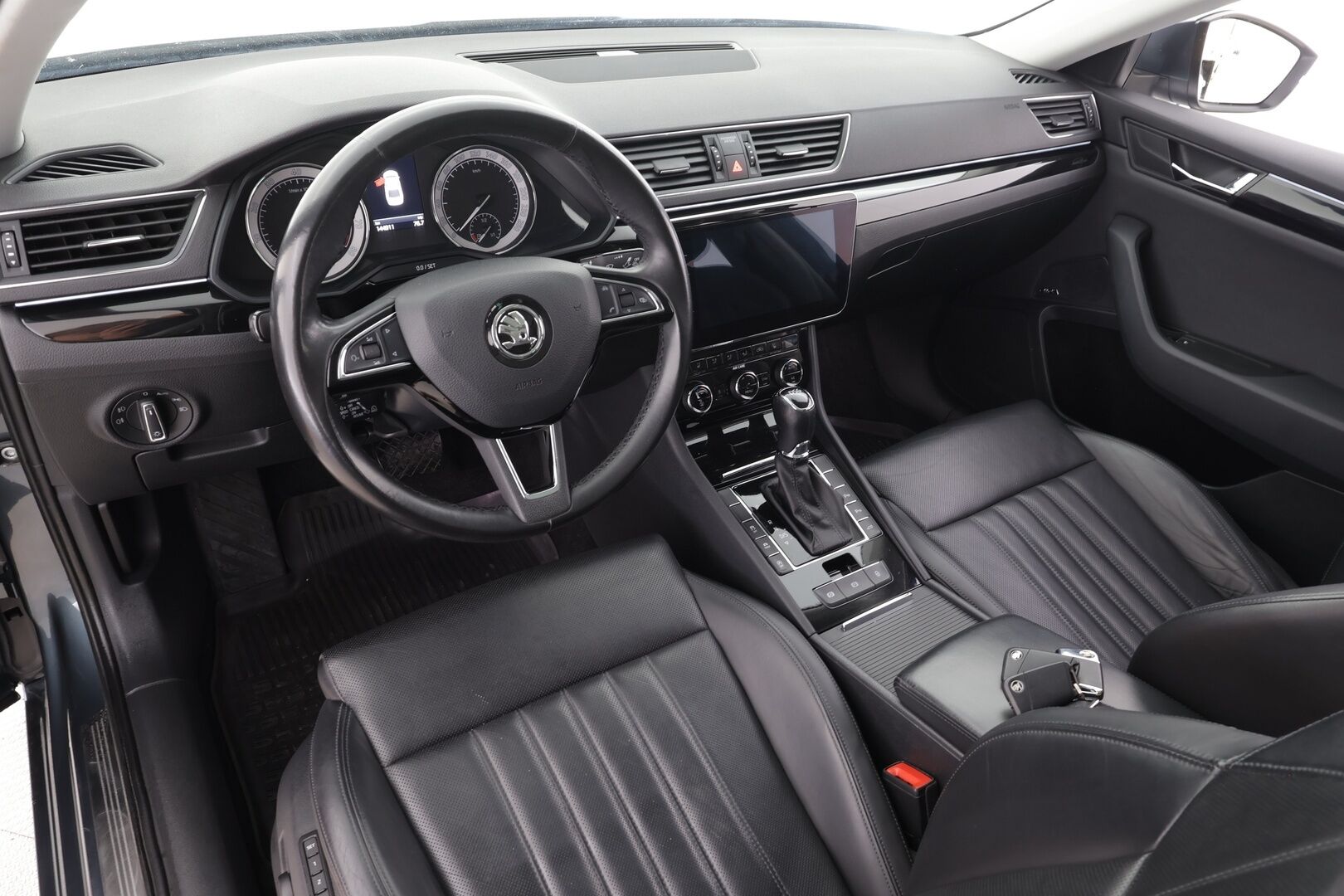 Skoda Superb 2018 2,0 TSI 220 L&K DSG Autom. - | ACC | Webasto | Xenon | Muistipenkki | P.tutkat | Canton | Ilmastoidut Nahat | Ratinlämmitys | Suomi-auto | KAhdet Renkaat |