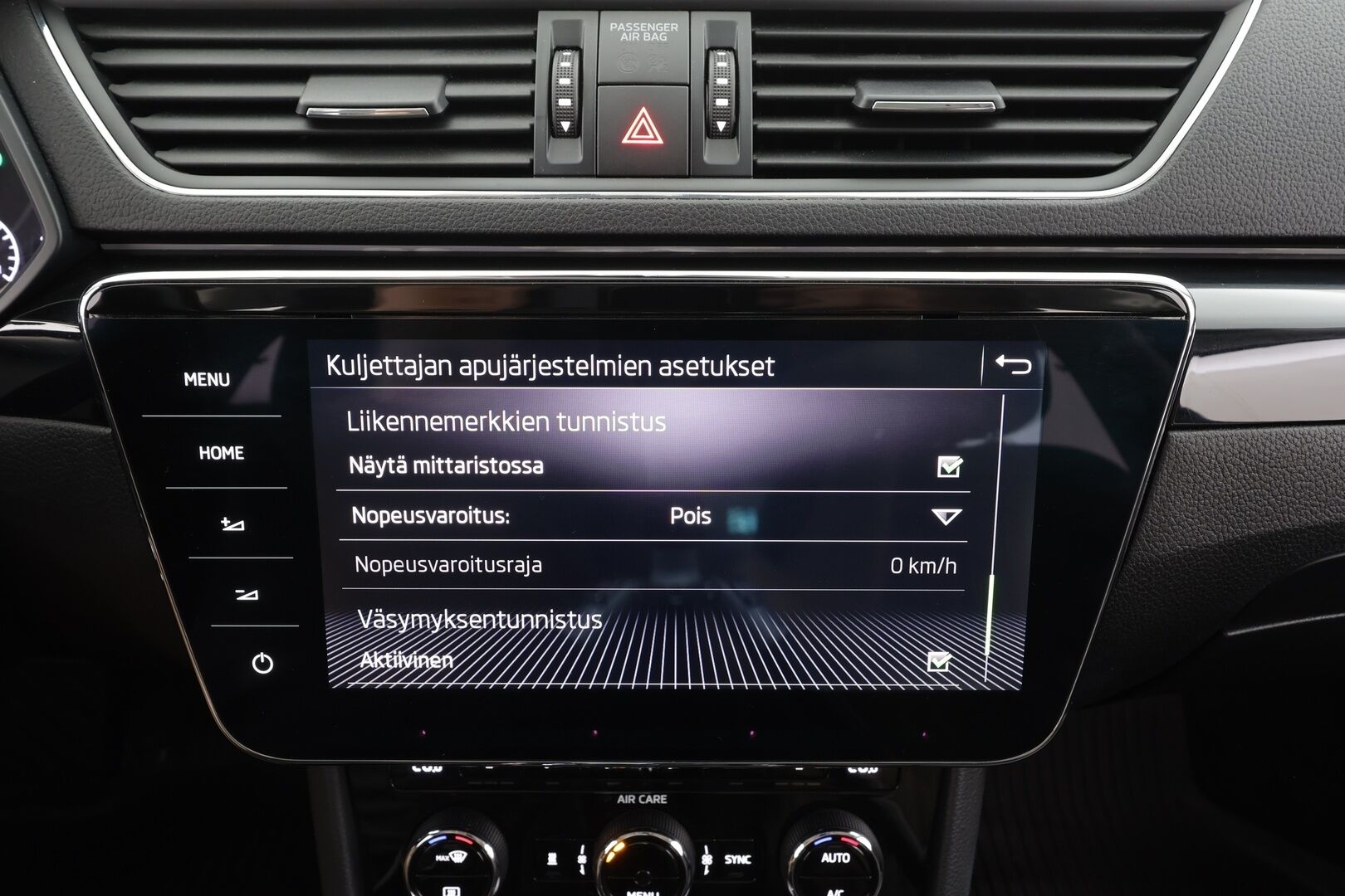 Skoda Superb 2018 2,0 TSI 220 L&K DSG Autom. - | ACC | Webasto | Xenon | Muistipenkki | P.tutkat | Canton | Ilmastoidut Nahat | Ratinlämmitys | Suomi-auto | KAhdet Renkaat |