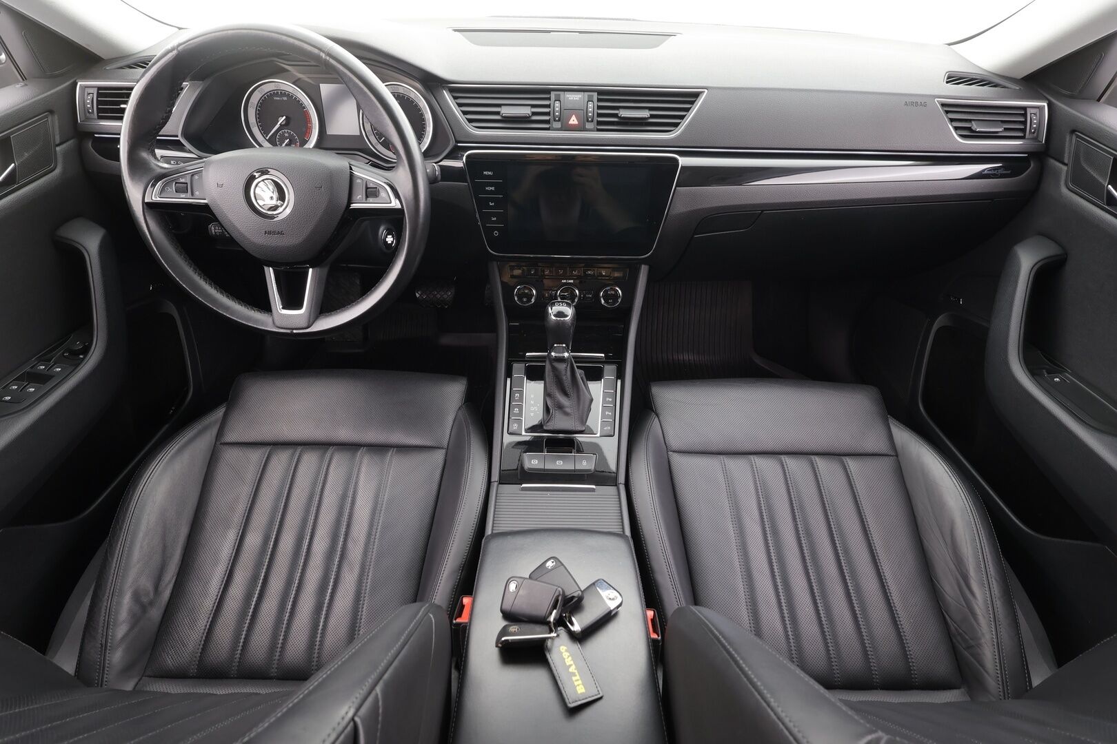 Skoda Superb 2018 2,0 TSI 220 L&K DSG Autom. - | ACC | Webasto | Xenon | Muistipenkki | P.tutkat | Canton | Ilmastoidut Nahat | Ratinlämmitys | Suomi-auto | KAhdet Renkaat |