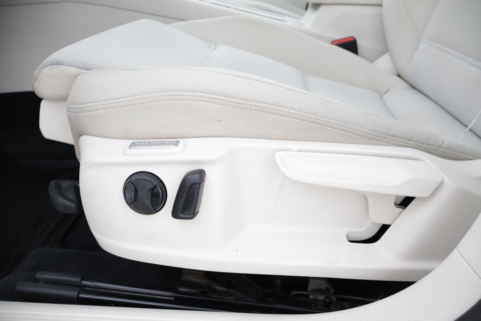 Volkswagen Passat 2017 Variant Football Edition 1,4 TSI, DSG-automaatti * Webasto / ACC / Facelift / Keyless go / ErgoComfort * - *Jakohihna vaihdettu 11/22 / Kahdet renkaat aluvanteilla*