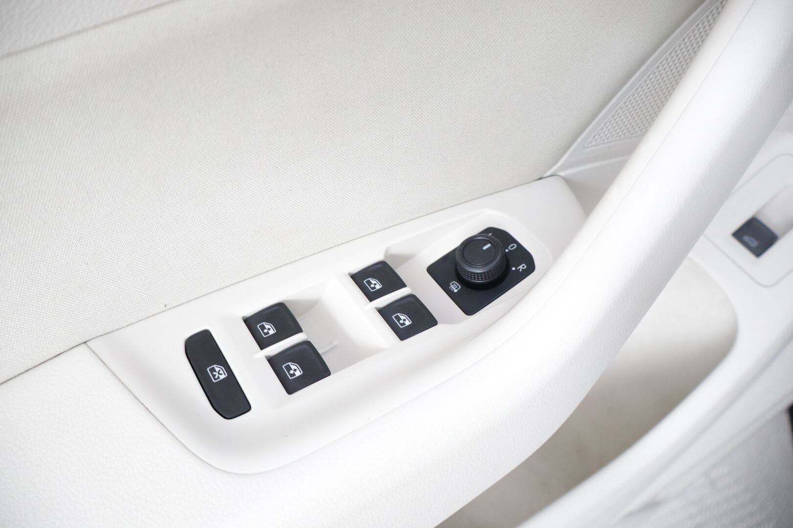 Volkswagen Passat 2017 Variant Football Edition 1,4 TSI, DSG-automaatti * Webasto / ACC / Facelift / Keyless go / ErgoComfort * - *Jakohihna vaihdettu 11/22 / Kahdet renkaat aluvanteilla*