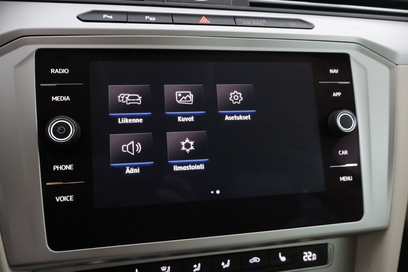 Volkswagen Passat 2017 Variant Football Edition 1,4 TSI, DSG-automaatti * Webasto / ACC / Facelift / Keyless go / ErgoComfort * - *Jakohihna vaihdettu 11/22 / Kahdet renkaat aluvanteilla*