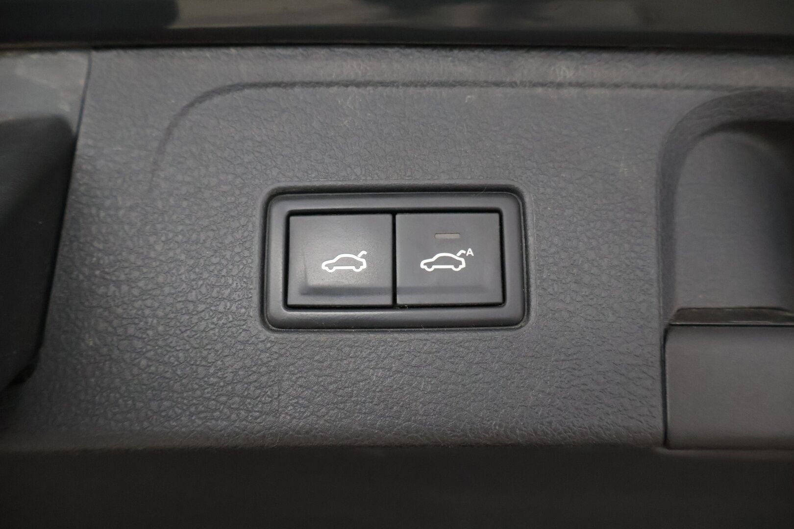 Volkswagen Passat 2017 Variant Football Edition 1,4 TSI, DSG-automaatti * Webasto / ACC / Facelift / Keyless go / ErgoComfort * - *Jakohihna vaihdettu 11/22 / Kahdet renkaat aluvanteilla*