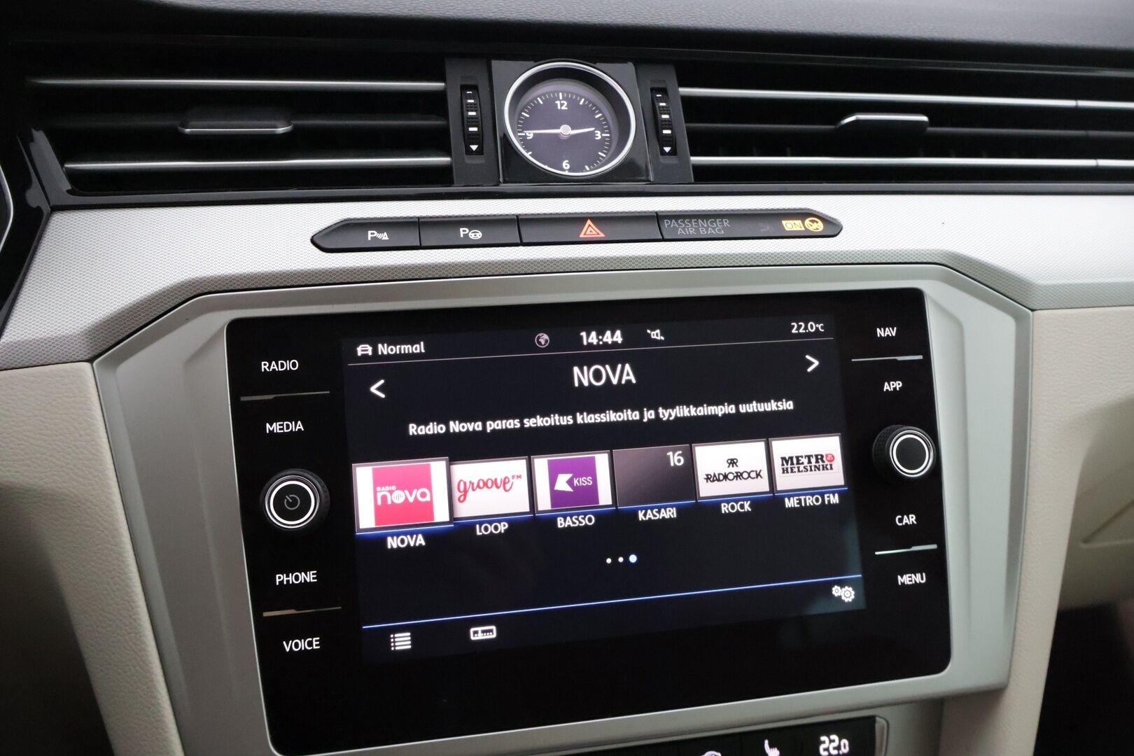 Volkswagen Passat 2017 Variant Football Edition 1,4 TSI, DSG-automaatti * Webasto / ACC / Facelift / Keyless go / ErgoComfort * - *Jakohihna vaihdettu 11/22 / Kahdet renkaat aluvanteilla*