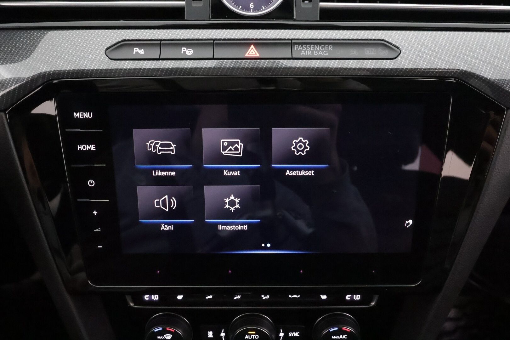 Volkswagen Arteon 2018 R-Line 2,0 TSI 206 kW 4MOTION DSG * ACC / P.kamera / Adapt.LED / Koukku / Webasto / Lasikattoluukku / Keyless * - Suomi-auto / Kahdet renkaat aluvanteilla / Hyvät varusteet - HULLUT AVAJAISHULINAT KORKOTARJOUS 3,29 %