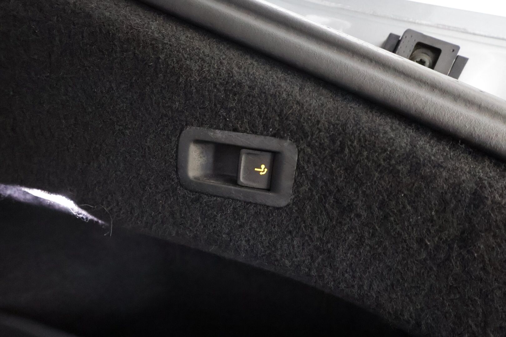 Volkswagen Arteon 2018 R-Line 2,0 TSI 206 kW 4MOTION DSG * ACC / P.kamera / Adapt.LED / Koukku / Webasto / Lasikattoluukku / Keyless * - Suomi-auto / Kahdet renkaat aluvanteilla / Hyvät varusteet