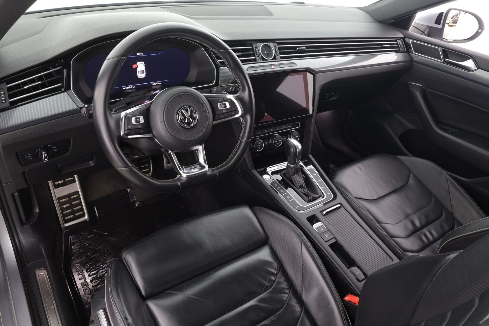 Volkswagen Arteon 2018 R-Line 2,0 TSI 206 kW 4MOTION DSG * ACC / P.kamera / Adapt.LED / Koukku / Webasto / Lasikattoluukku / Keyless * - Suomi-auto / Kahdet renkaat aluvanteilla / Hyvät varusteet