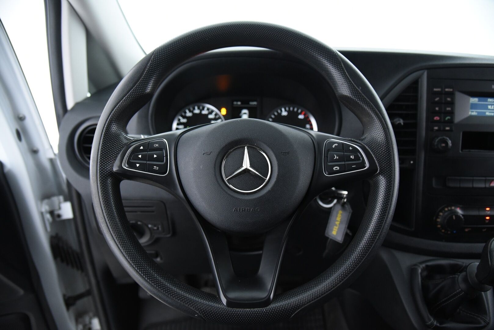 Mercedes-Benz Vito 2018 109 CDI Keskipitkä A2** ALV / Webasto / Bluetooth / Pariovet / Suomi auto ** - 2x Hyvät renkaat! / Loistokunnossa! - HULLU BLACKWEEK KORKOTARJOUS 2,49%