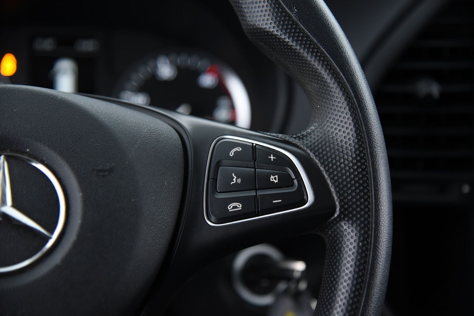 Mercedes-Benz Vito 2018 109 CDI Keskipitkä A2** ALV / Webasto / Bluetooth / Pariovet / Suomi auto ** - 2x Hyvät renkaat! / Loistokunnossa! - HULLU BLACKWEEK KORKOTARJOUS 2,49%