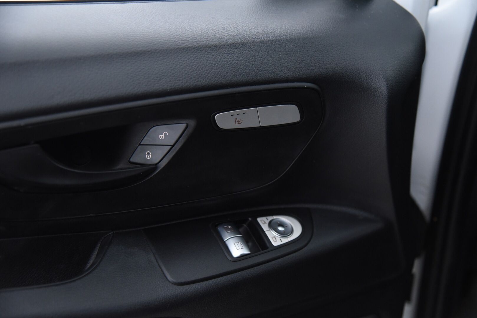 Mercedes-Benz Vito 2018 109 CDI Keskipitkä A2** ALV / Webasto / Bluetooth / Pariovet / Suomi auto ** - 2x Hyvät renkaat! / Loistokunnossa! - HULLU BLACKWEEK KORKOTARJOUS 2,49%