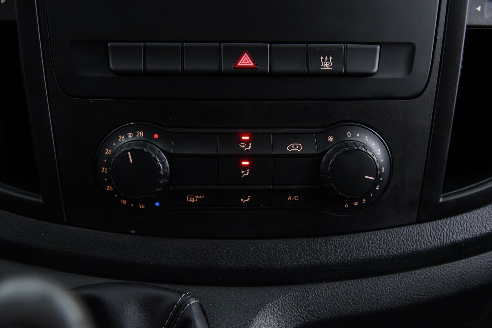 Mercedes-Benz Vito 2018 109 CDI Keskipitkä A2** ALV / Webasto / Bluetooth / Pariovet / Suomi auto ** - 2x Hyvät renkaat! / Loistokunnossa! - HULLU BLACKWEEK KORKOTARJOUS 2,49%