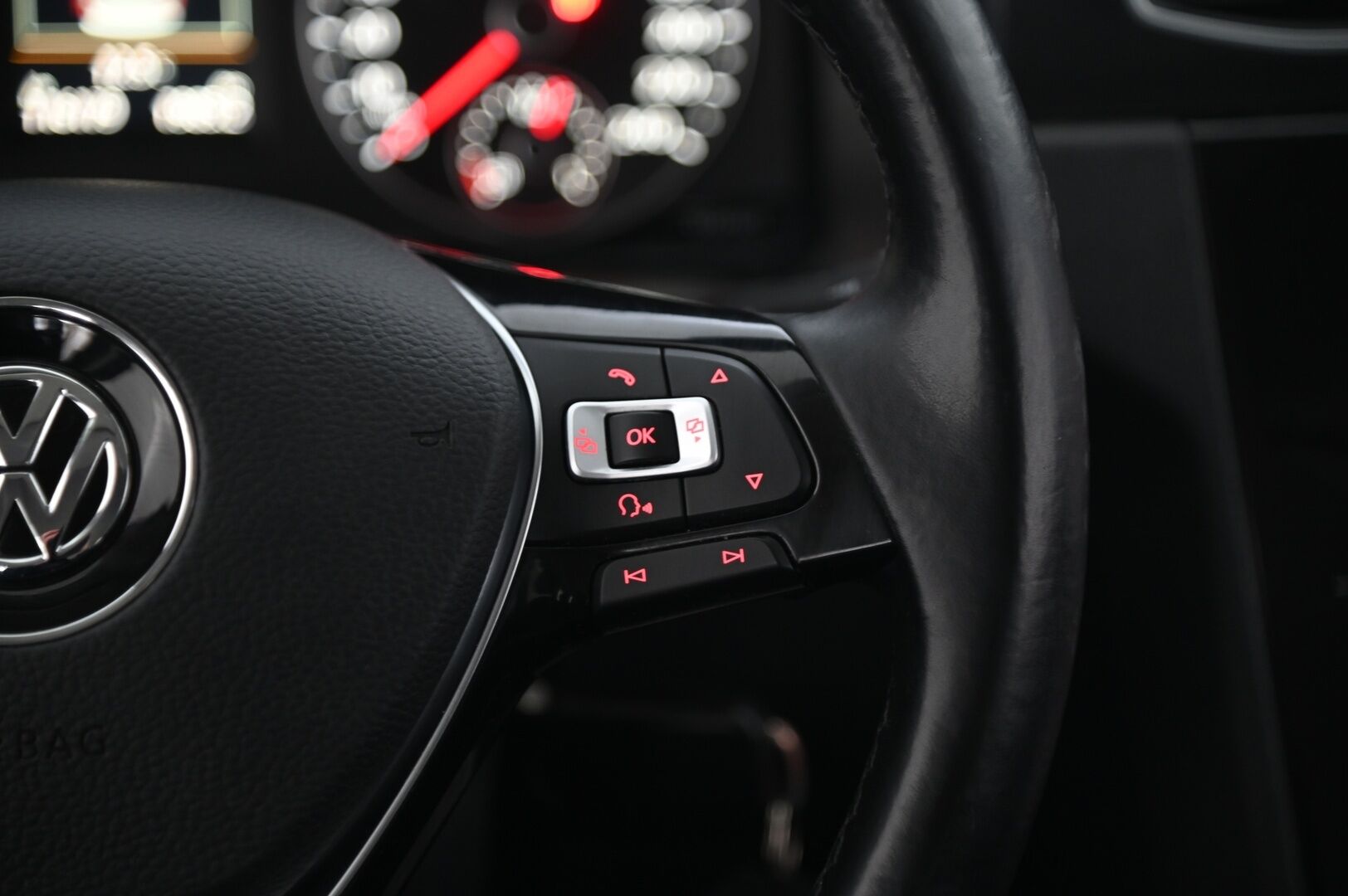 Volkswagen Caddy 2018 Highline 1,4 TSI 92kW bens *Webasto / Koukku / 5p / 1 omist / P. Tutka / Vakkari* - Suomi-auto / 2x alut / Xenon