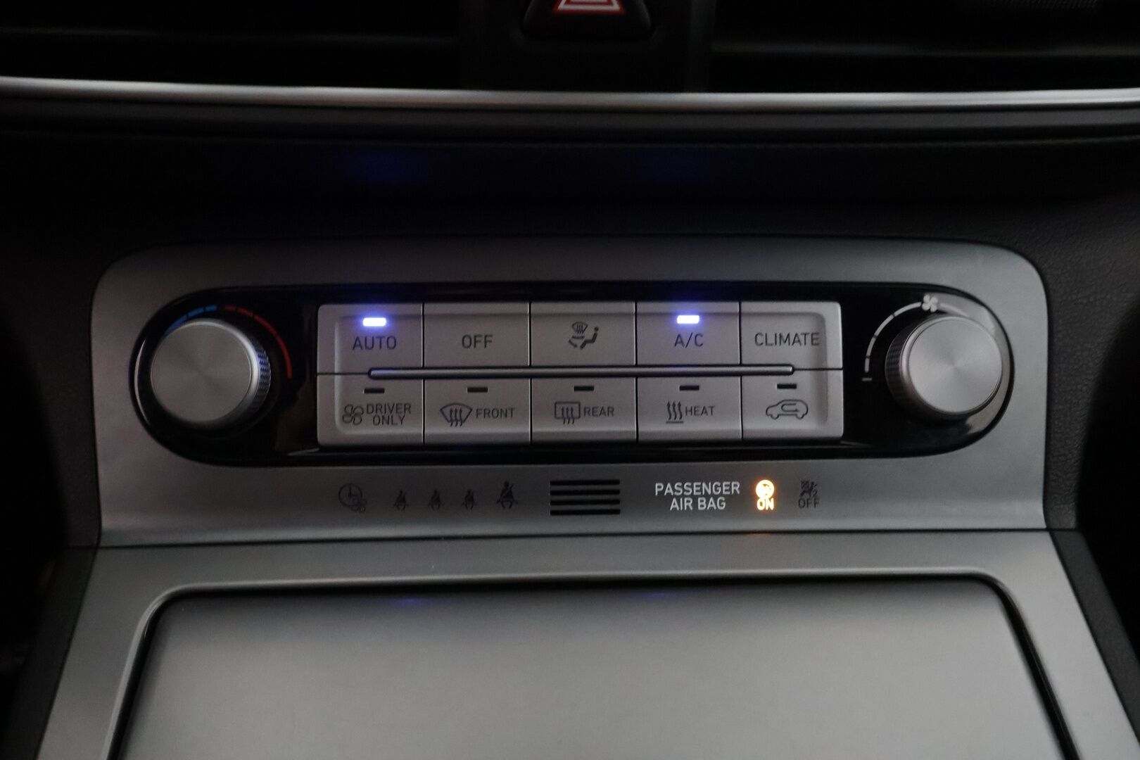 Hyundai KONA 2021 electric 64 kWh 204 hv Style MY20,5 - | ACC | ILP | HUD | Krell | LED | Puolinahat | Sähköpenkit | P.kamera | LFA | BSM | RCTA | Lämm. ratti | 3-vaihelataus | 2x renkaat aluin | 
