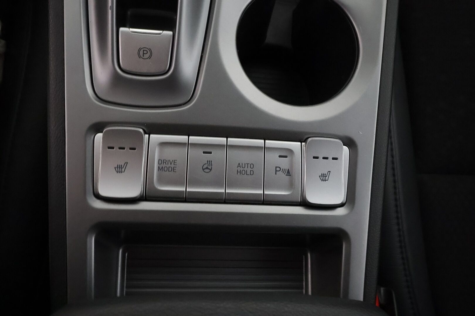 Hyundai KONA 2021 electric 64 kWh 204 hv Style MY20,5 - | ACC | ILP | HUD | Krell | LED | Puolinahat | Sähköpenkit | P.kamera | LFA | BSM | RCTA | Lämm. ratti | 3-vaihelataus | 2x renkaat aluin | 