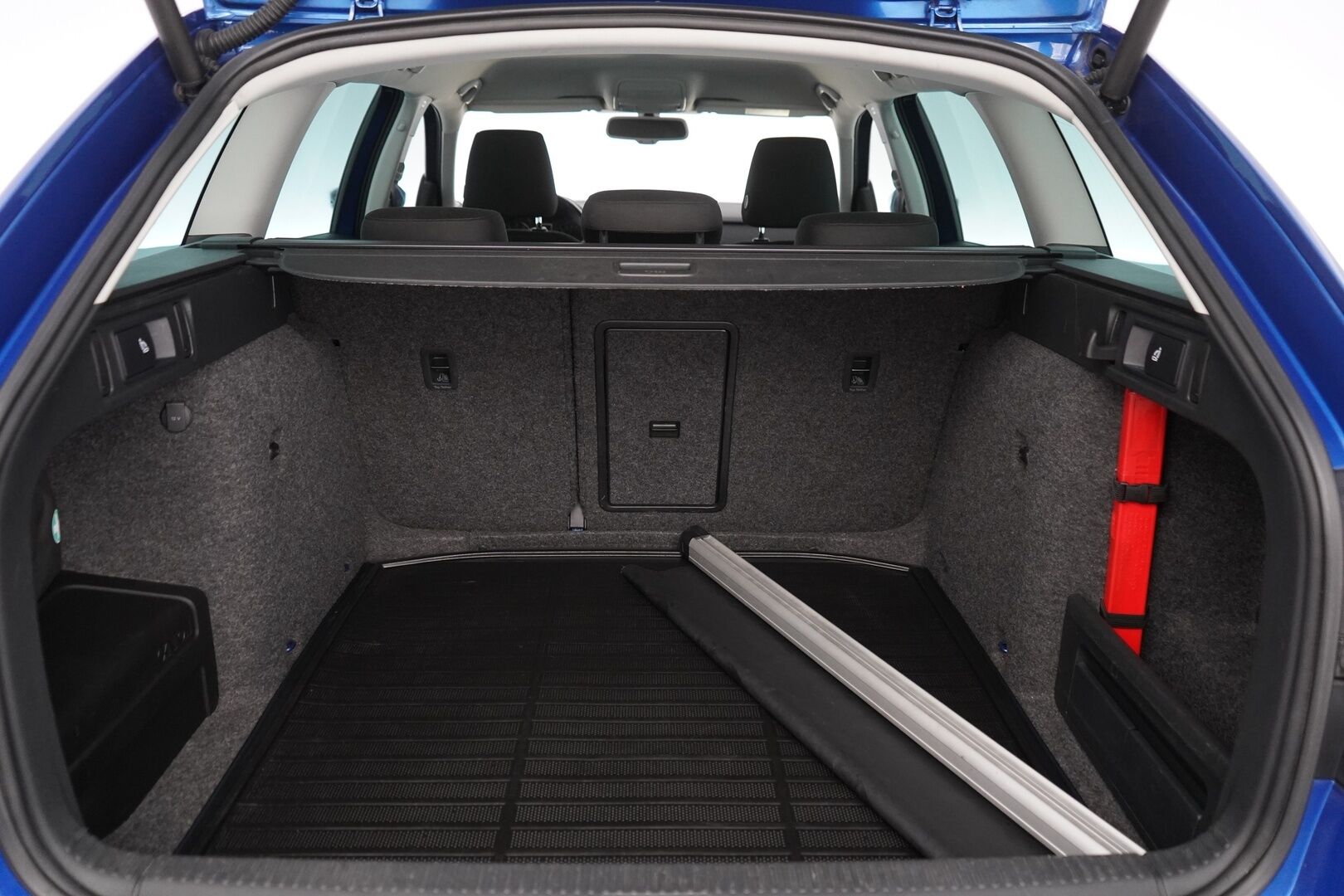 Skoda Octavia 2016 Combi 1,4 TSI Style  *Webasto / Koukku /  Vakkari / Canton / P. Tutkat / Lämmitettävä tuulilasi / Sähkökontti - Suomi-auto / Kahdet alumiinivanteet! / Särmä huoltohistoria!
