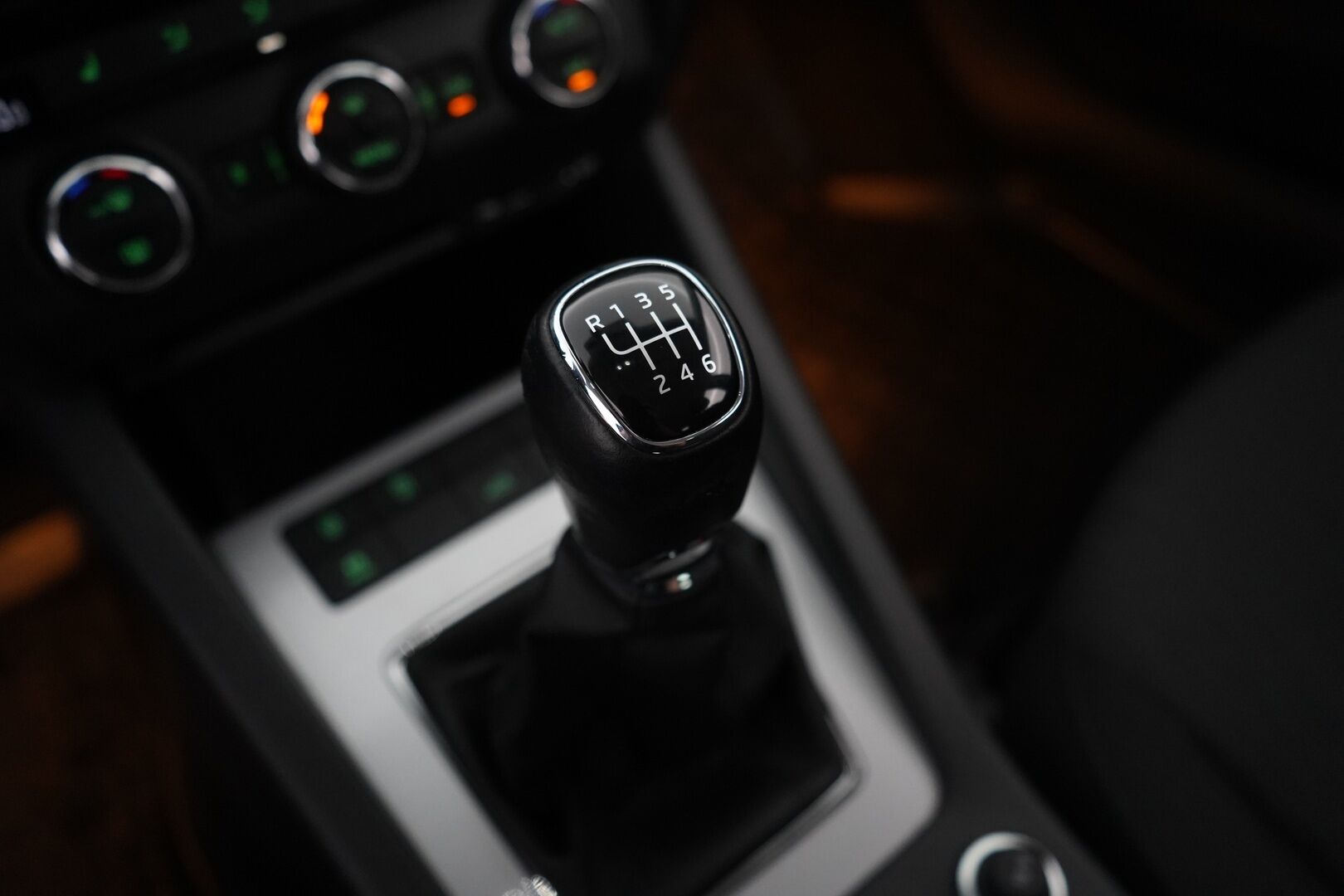 Skoda Octavia 2016 Combi 1,4 TSI Style  *Webasto / Koukku /  Vakkari / Canton / P. Tutkat / Lämmitettävä tuulilasi / Sähkökontti - Suomi-auto / Kahdet alumiinivanteet! / Särmä huoltohistoria!