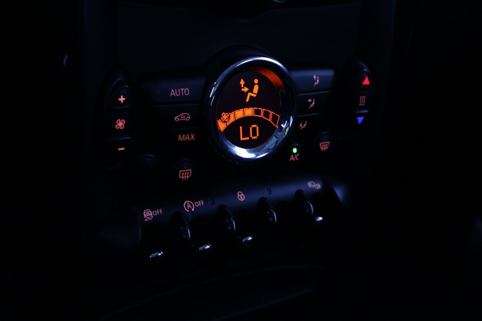 Mini Paceman 2014 COOPER SD Coupé * Panorama / Lohkolämmitin / Tutkat  Vakkari / Aut ilmastointi* - Harvinaisempi malli / Jakoketju vaihdettu / Uudehkot Continental nastarenkaat - HULLUT AVAJAISHULINAT KORKOTARJOUS 3,29 %