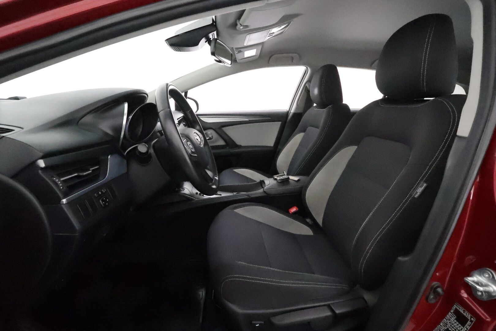 Toyota Avensis 2018 1,8 Valvematic Active Edition Touring Sports Multidrive S *Vakkari / P.kamera / Lohkolämmitin / LED / Navi / Koukku* - Suomi-auto / Kahdet renkaat aluvanteilla / Merkkihuollettu