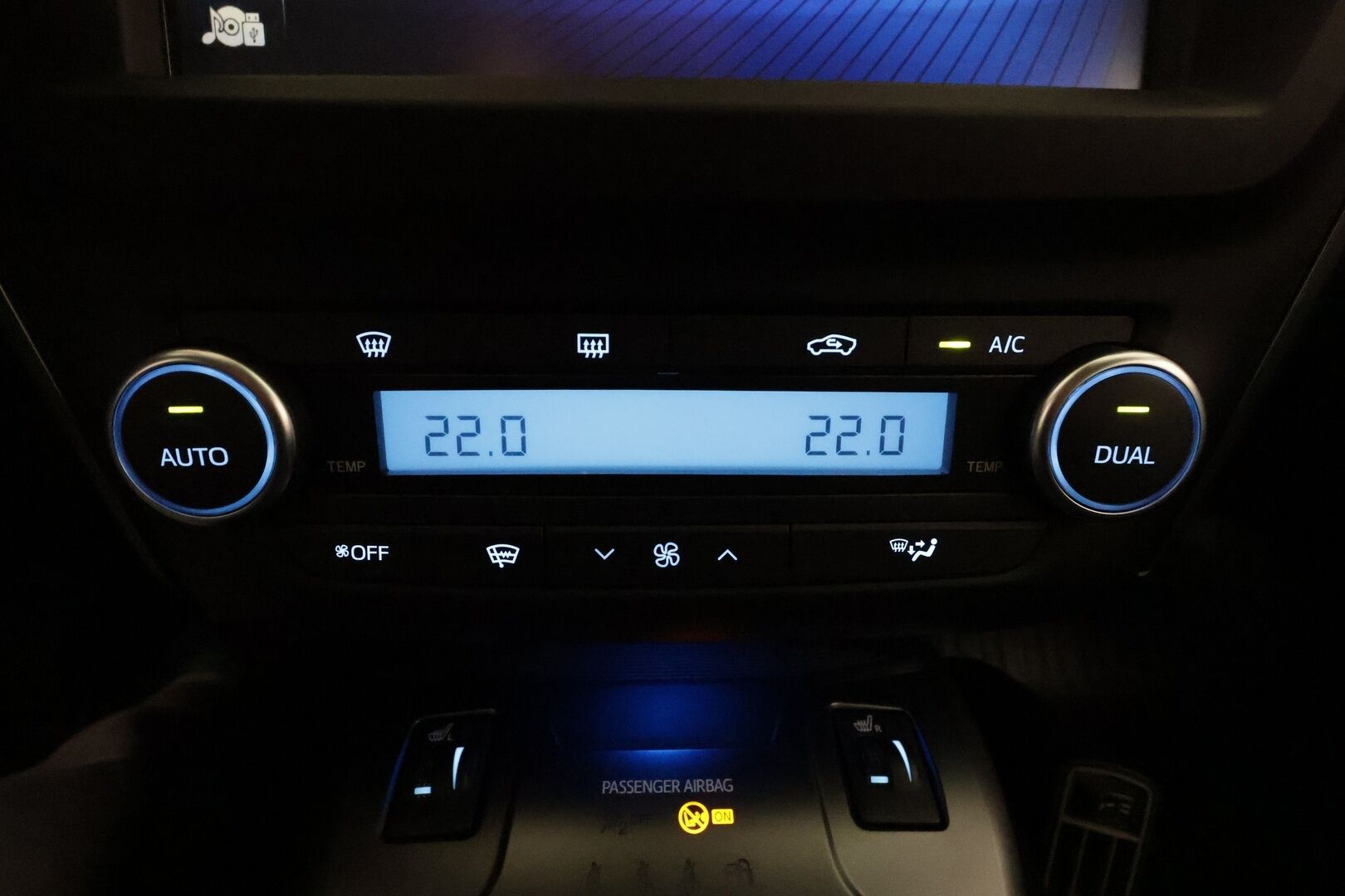 Toyota Avensis 2018 1,8 Valvematic Active Edition Touring Sports Multidrive S *Vakkari / P.kamera / Lohkolämmitin / LED / Navi / Koukku* - Suomi-auto / Kahdet renkaat aluvanteilla / Merkkihuollettu