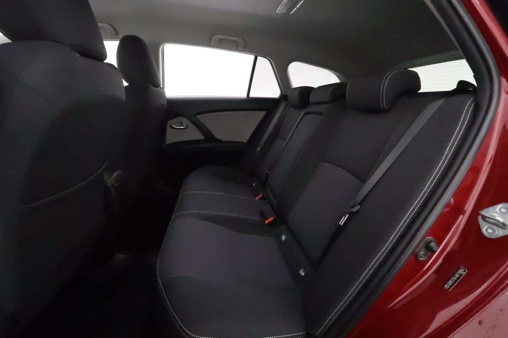Toyota Avensis 2018 1,8 Valvematic Active Edition Touring Sports Multidrive S *Vakkari / P.kamera / Lohkolämmitin / LED / Navi / Koukku* - Suomi-auto / Kahdet renkaat aluvanteilla / Merkkihuollettu