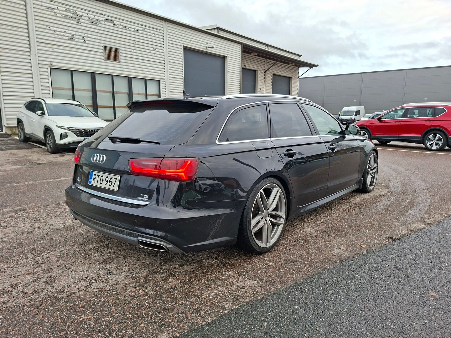 Audi A6 2018 Avant S line Business Sport 2,0 TDI 140 kW quattro S tronic Y8A - 2OM Suomiauto | Webasto | Koukku | Panorama | Audi Sound System | P.Kamera | Vakkari | Nahka-alcantara sporttipenkit | Adapt.LED | - KORKO VAIN 3,99 %