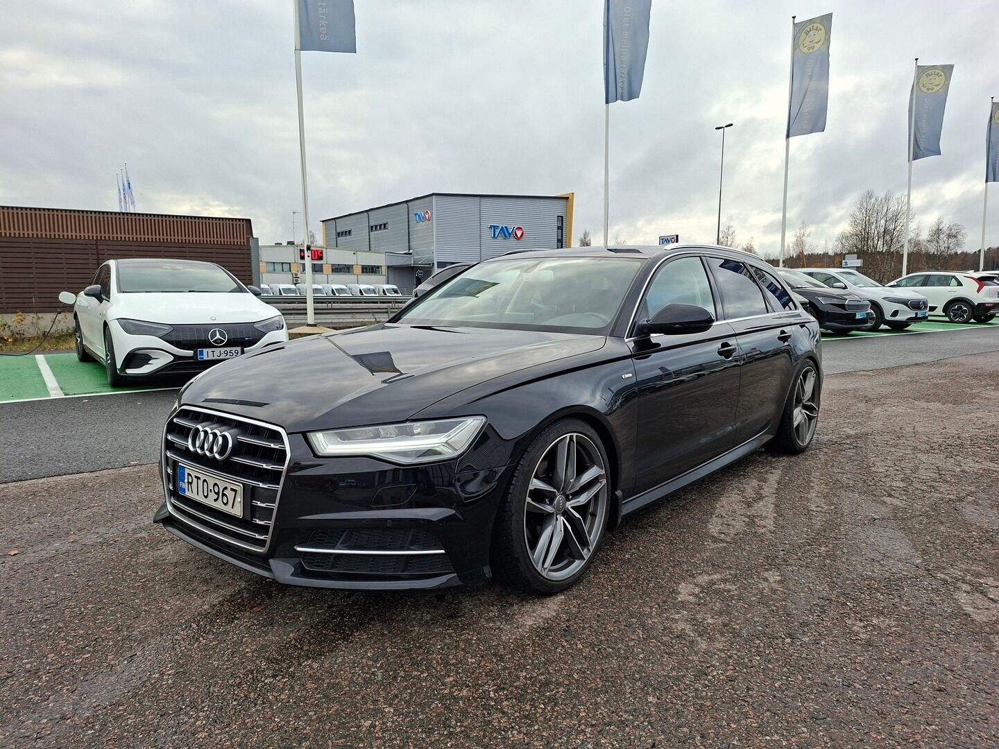 Audi A6 2018 Avant S line Business Sport 2,0 TDI 140 kW quattro S tronic Y8A - 2OM Suomiauto | Webasto | Koukku | Panorama | Audi Sound System | P.Kamera | Vakkari | Nahka-alcantara sporttipenkit | Adapt.LED | - KORKO VAIN 3,99 %