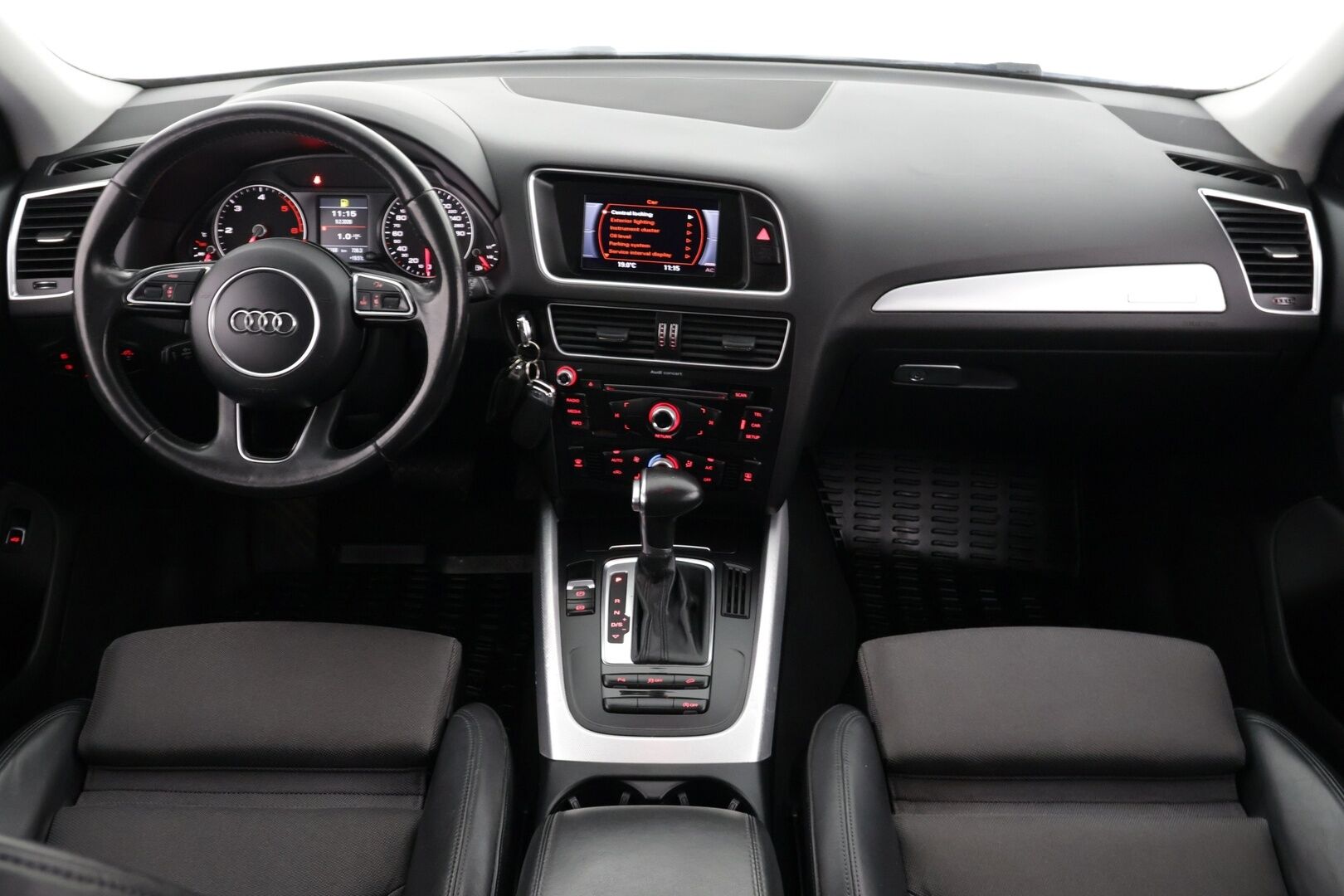 Audi Q5 2017 2,0 TDI 120 kW quattro S tronic * Webasto / Vakkari / KeyLess / Led-ajovalot / Vetokoukku * - Webasto kaukosäätimellä / KeyLessGo - avaimeton käynnistys / Led Ajovalot - HULLUT AVAJAISHULINAT KORKOTARJOUS 3,29 %