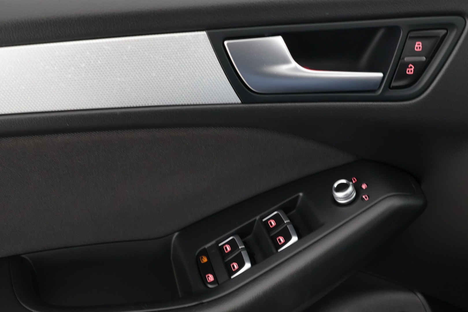 Audi Q5 2017 2,0 TDI 120 kW quattro S tronic - Webasto kaukosäätimellä / KeyLessGo - avaimeton käynnistys / Led Ajovalot