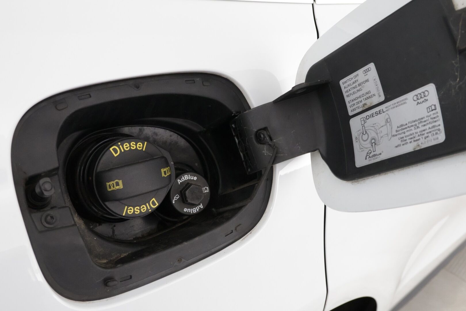 Audi Q5 2017 2,0 TDI 120 kW quattro S tronic - Webasto kaukosäätimellä / KeyLessGo - avaimeton käynnistys / Led Ajovalot