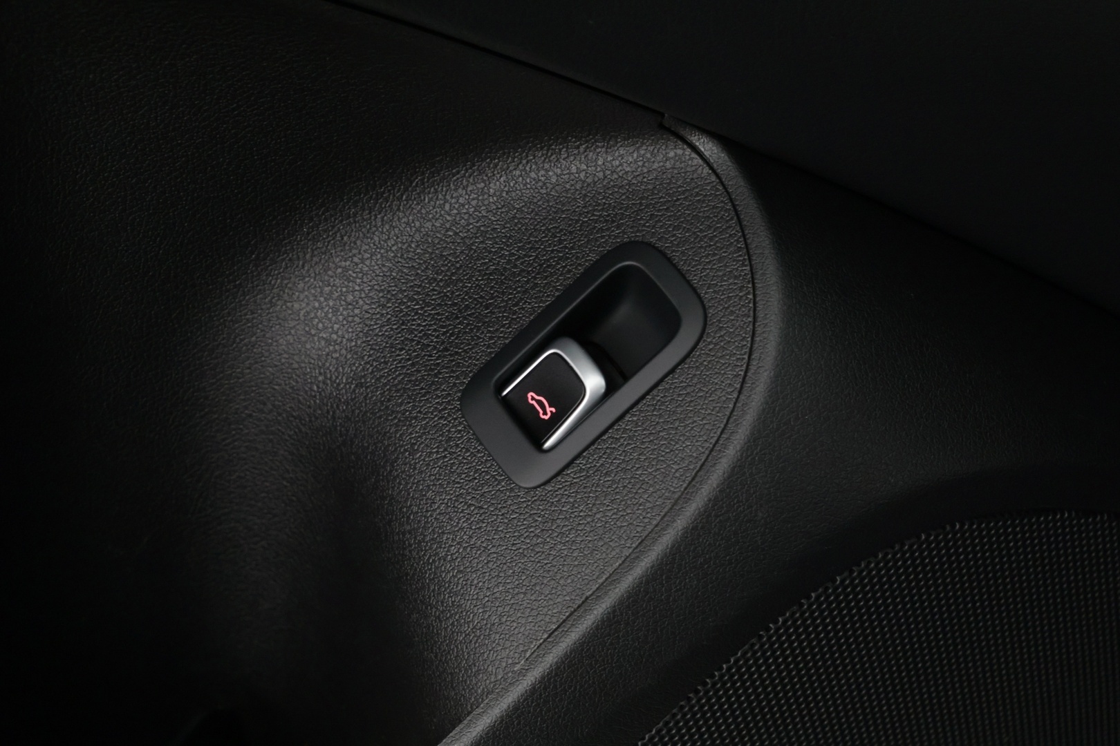 Audi Q5 2017 2,0 TDI 120 kW quattro S tronic - Webasto kaukosäätimellä / KeyLessGo - avaimeton käynnistys / Led Ajovalot