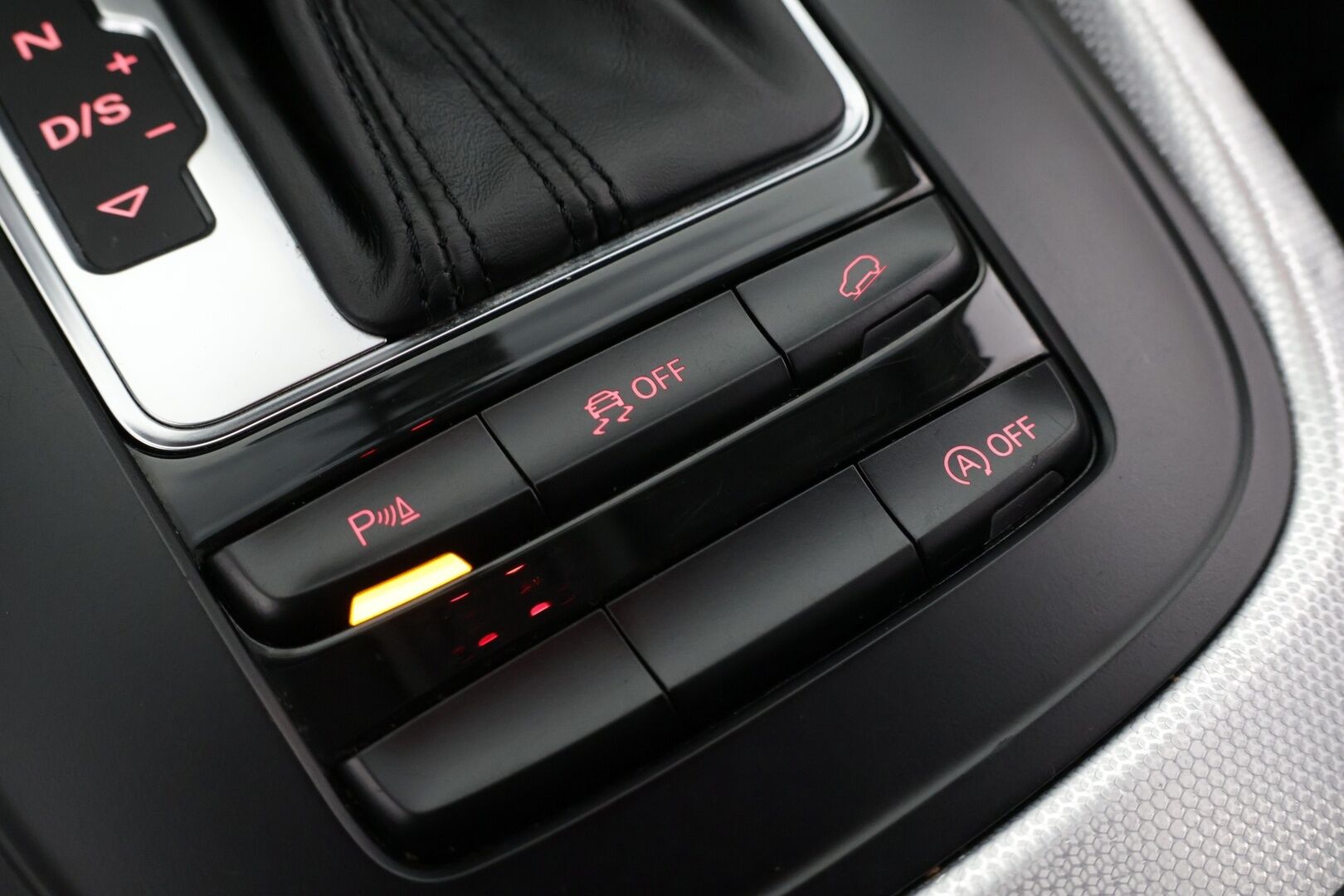 Audi Q5 2017 2,0 TDI 120 kW quattro S tronic - Webasto kaukosäätimellä / KeyLessGo - avaimeton käynnistys / Led Ajovalot