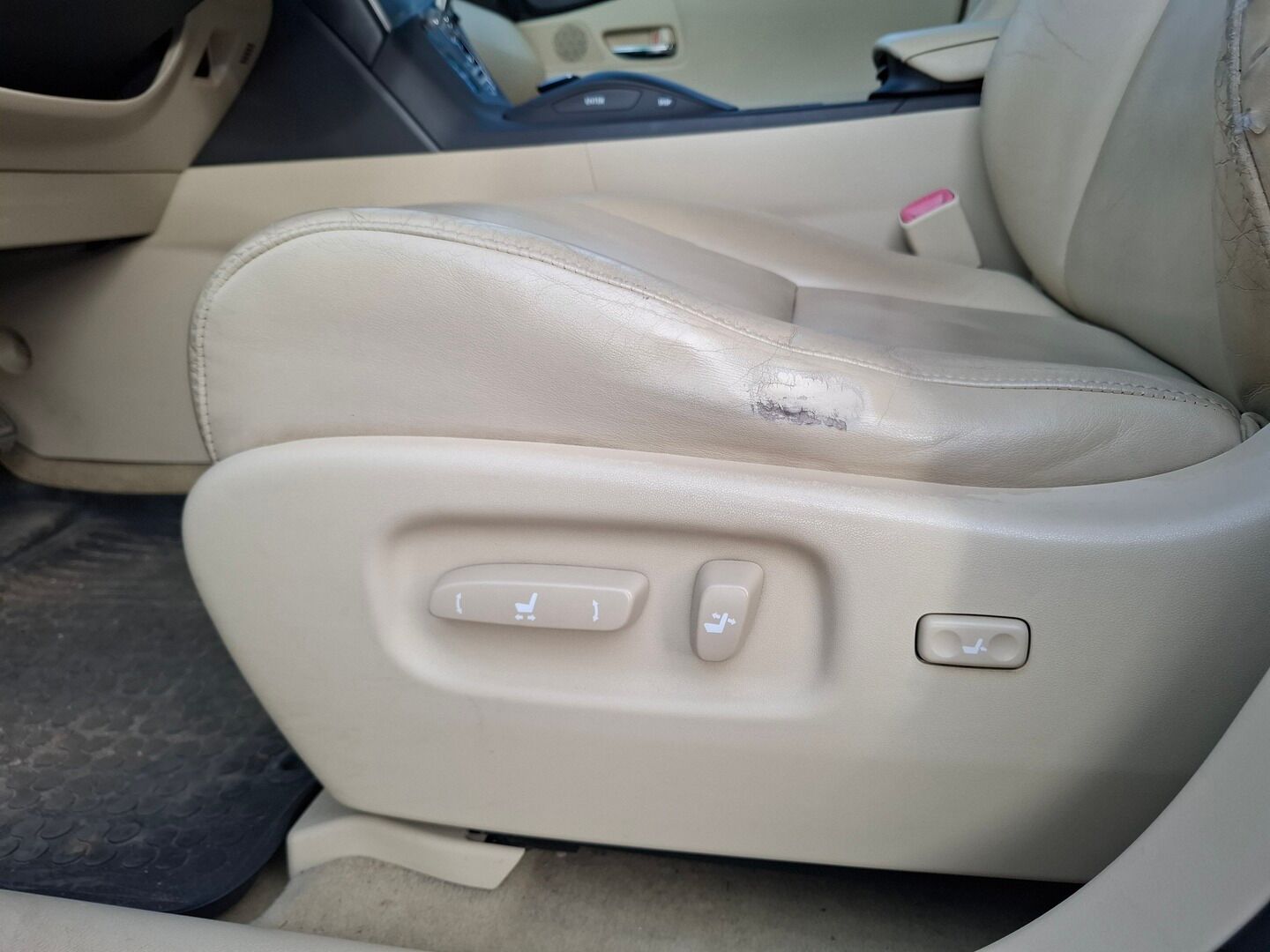 Lexus RX 2011 LEXUS RX450H Monikäyttöajoneuvo (AF) 4ov 3456cm3 - * Tämä auto myydään Huutokaupat.com *