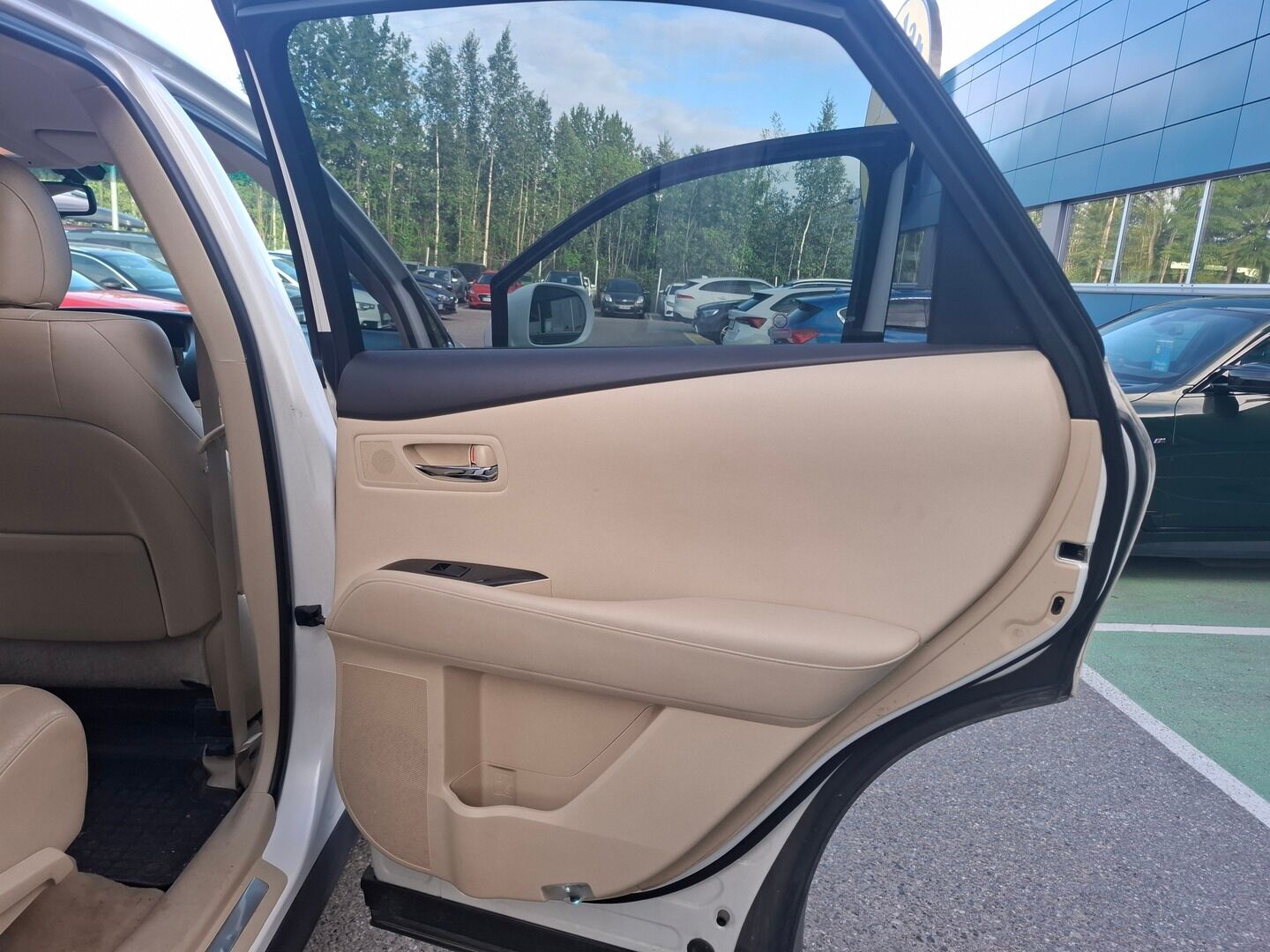 Lexus RX 2011 LEXUS RX450H Monikäyttöajoneuvo (AF) 4ov 3456cm3 - * Tämä auto myydään Huutokaupat.com *