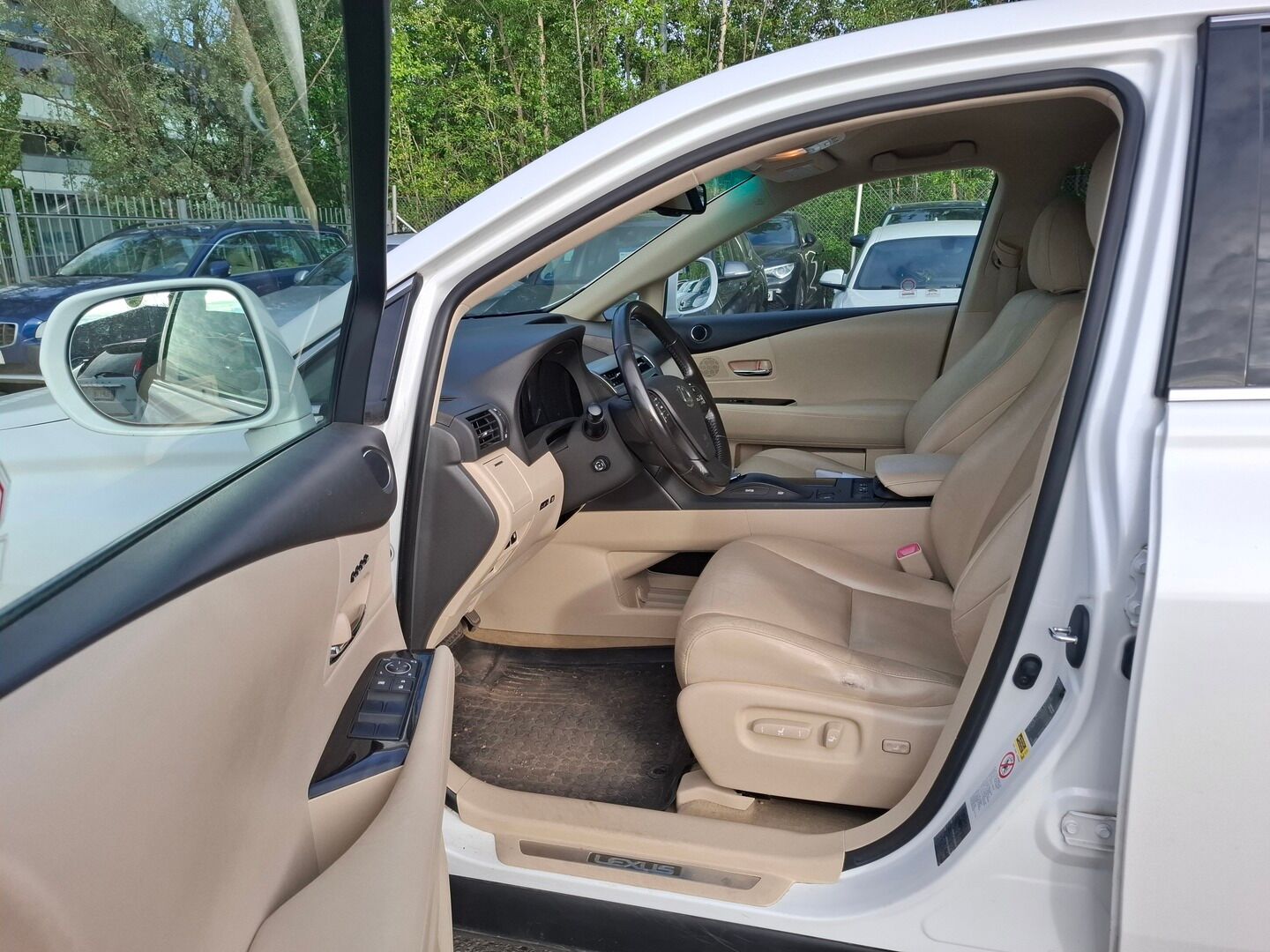 Lexus RX 2011 LEXUS RX450H Monikäyttöajoneuvo (AF) 4ov 3456cm3 - * Tämä auto myydään Huutokaupat.com *