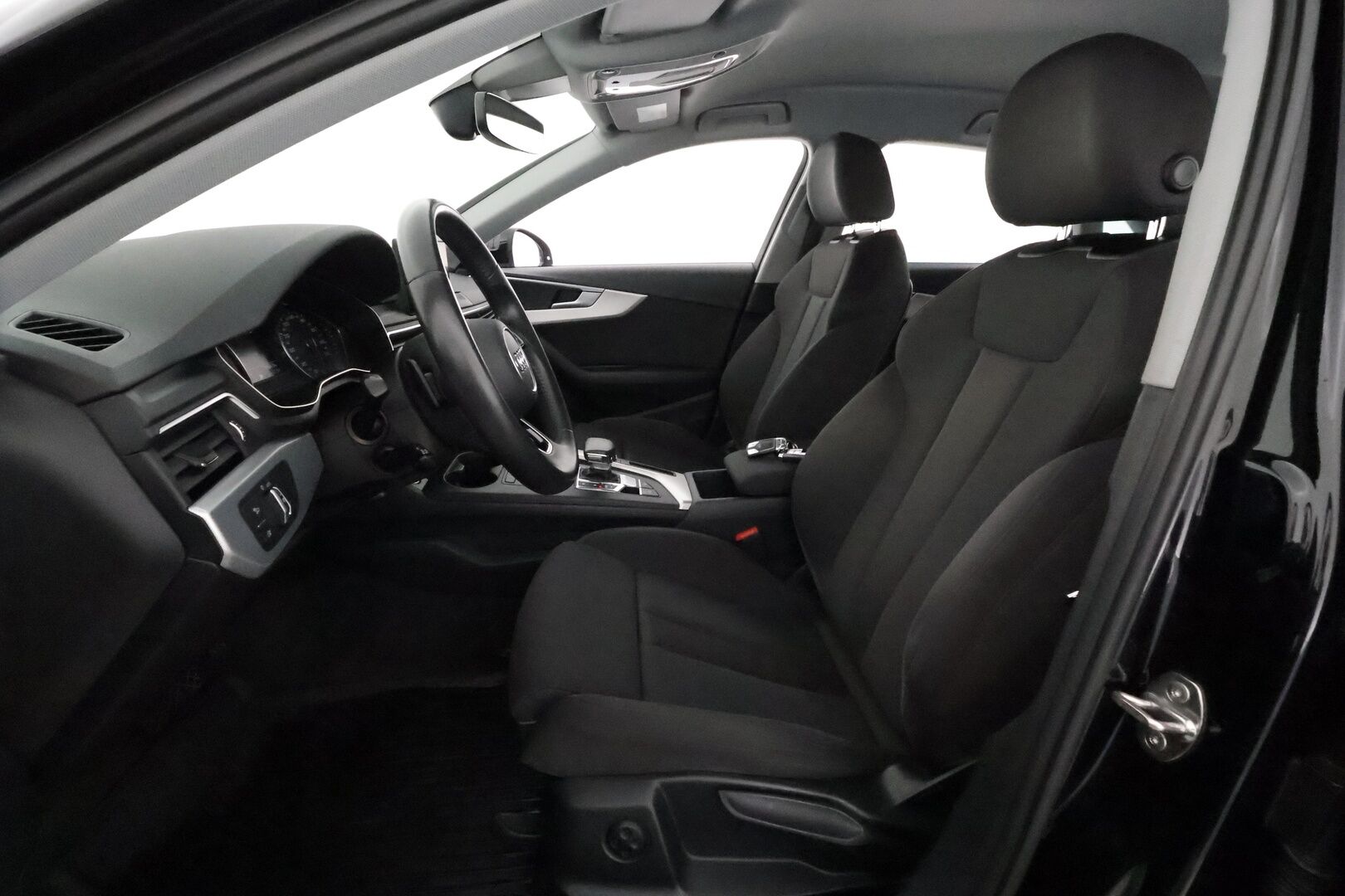 AUDI A4 2018 Sedan Business Sport Comfort S line Edition 2,0 TDI quattro S tronic **Webasto / Vakkari / Koukku / Sporttipenkit** - Suomi-auto / Kahdet renkaat aluvanteilla / P.tutkat